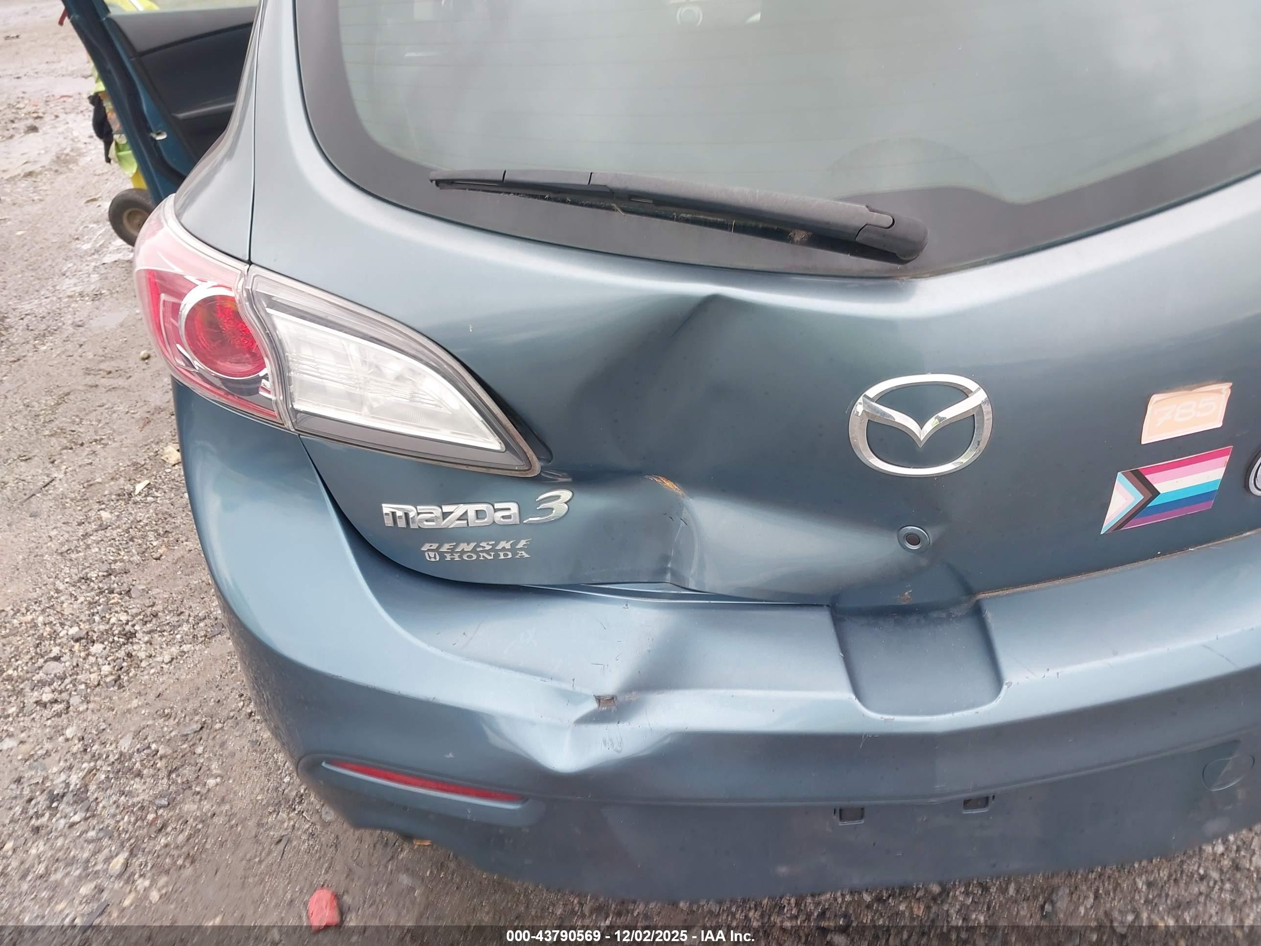 MAZDA MAZDA3 image 6