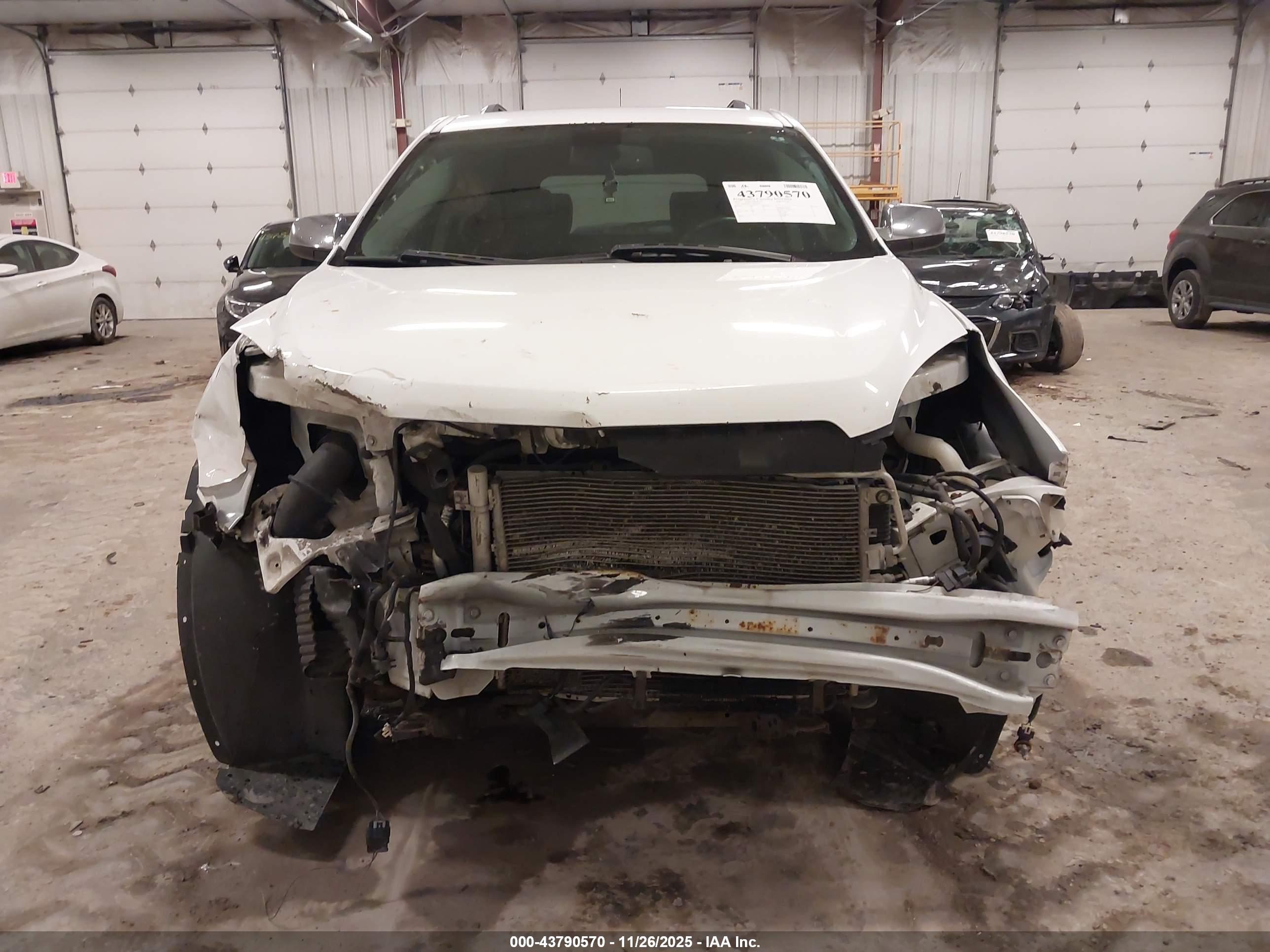CHEVROLET EQUINOX image 6