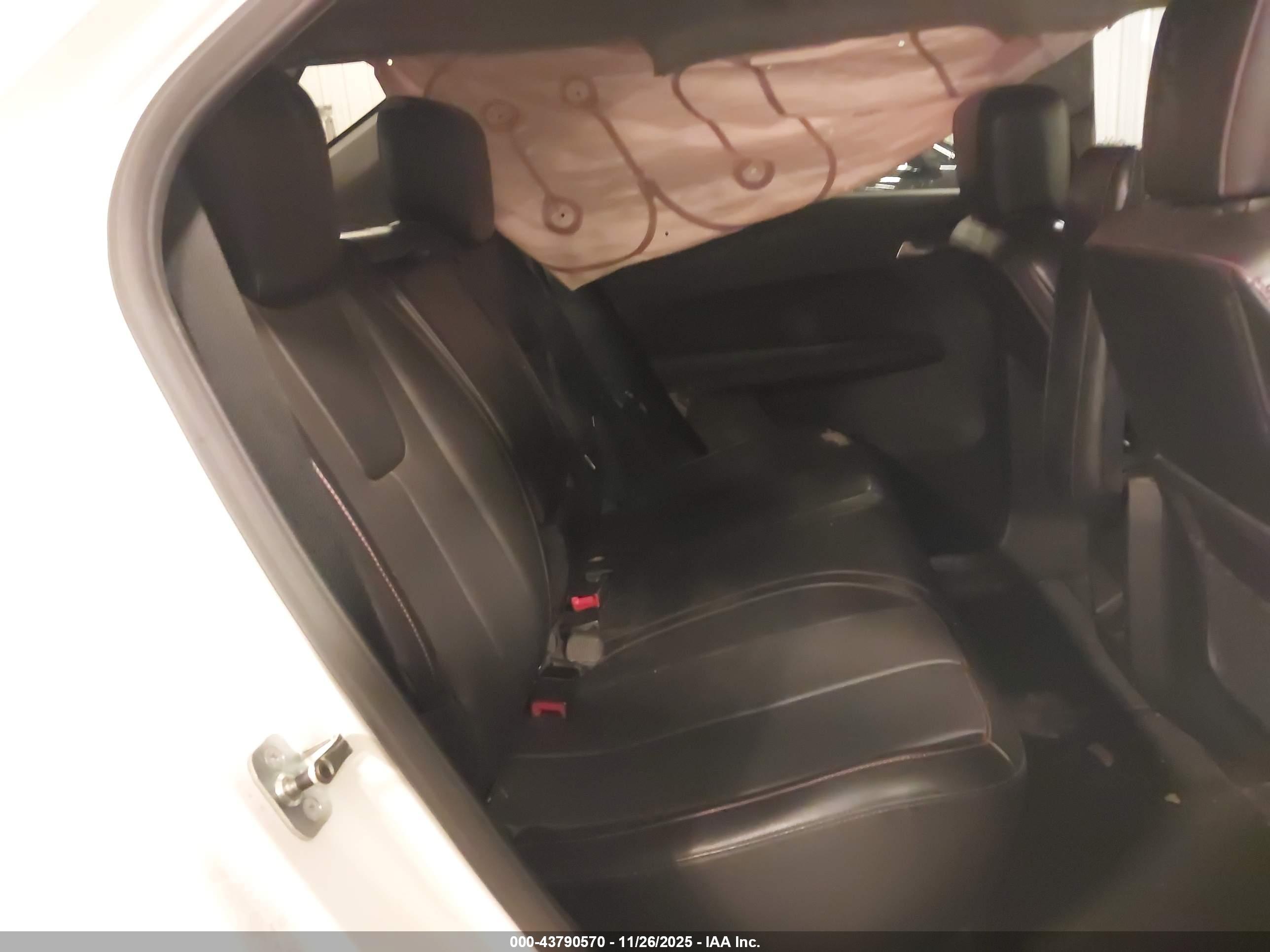 CHEVROLET EQUINOX image 8