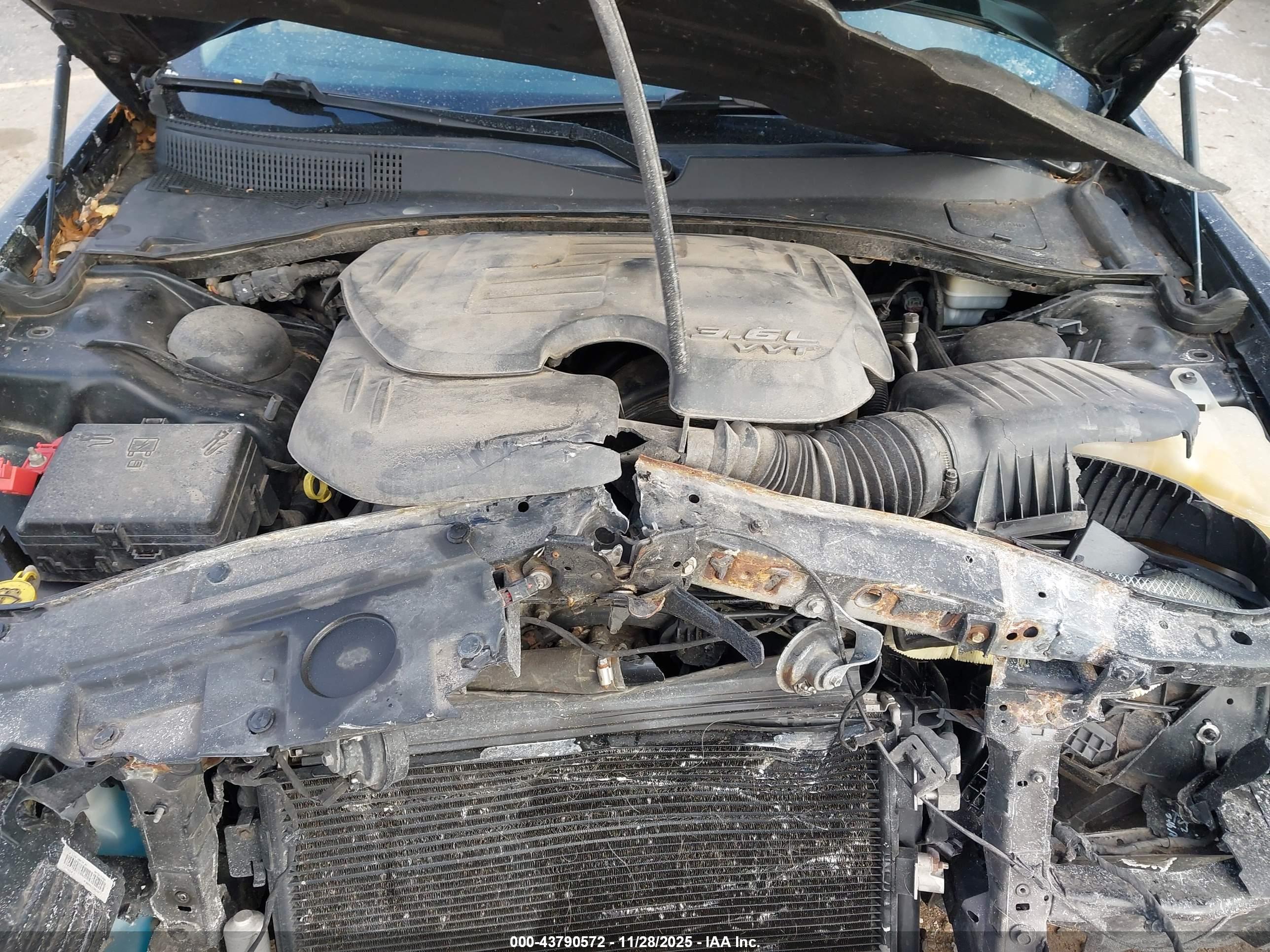 CHRYSLER 300 image 10