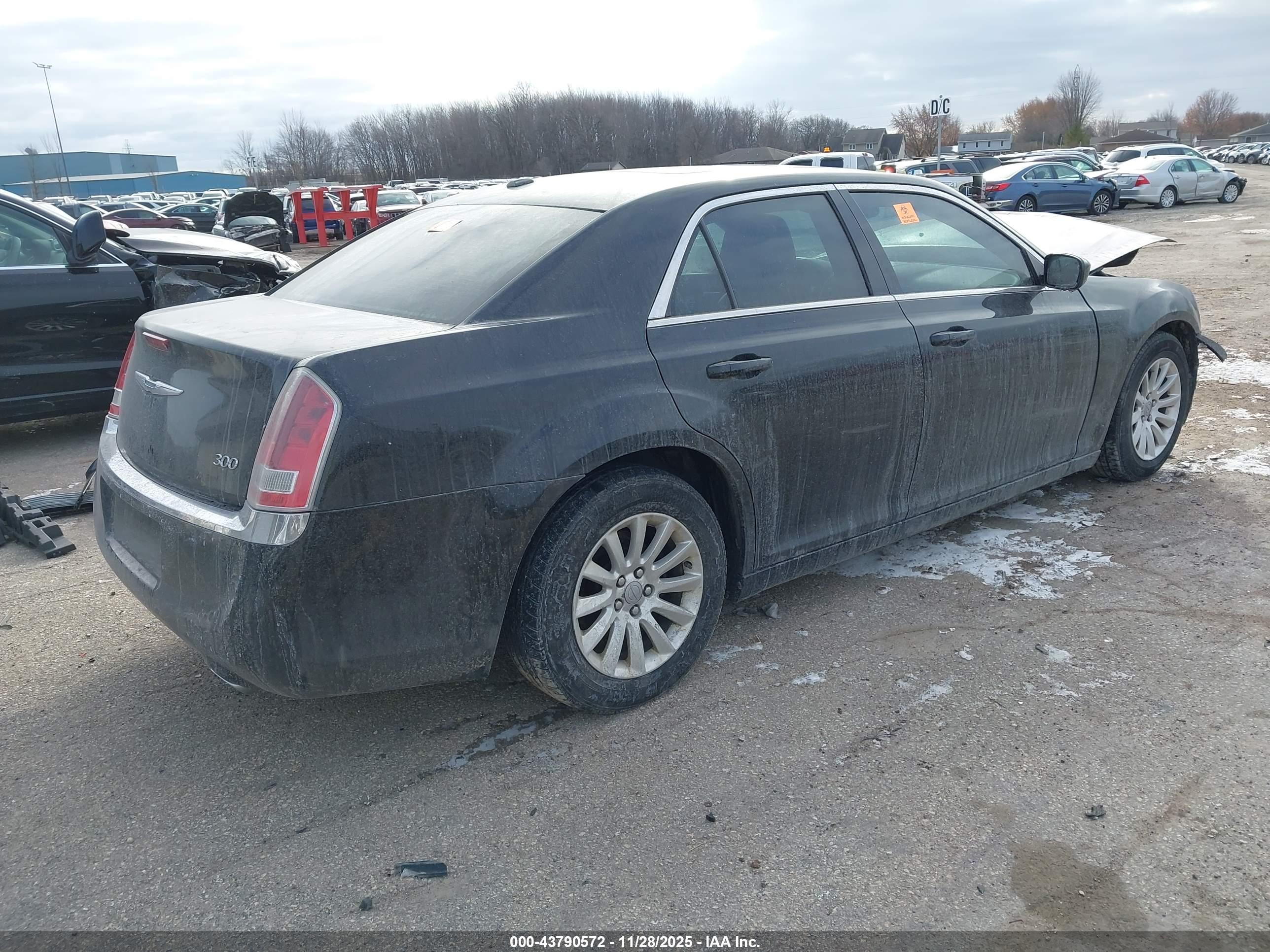 CHRYSLER 300 image 4