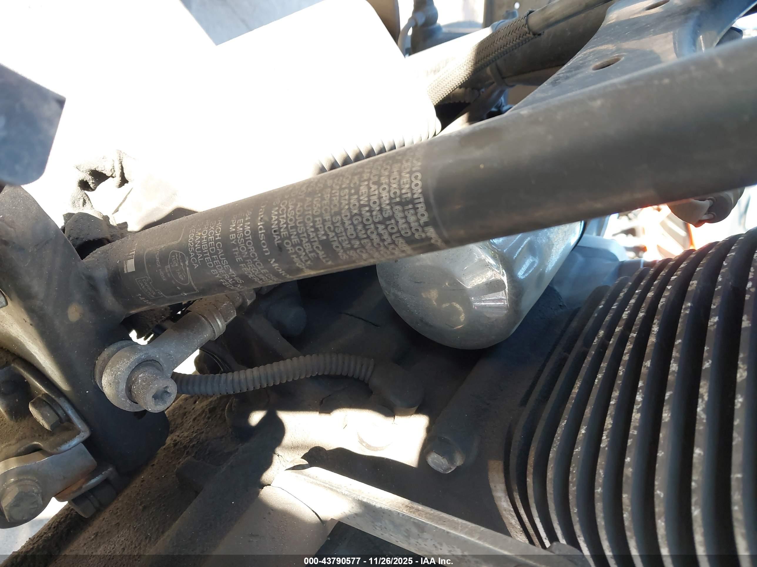 HARLEY-DAVIDSON FLHTCUI image 10