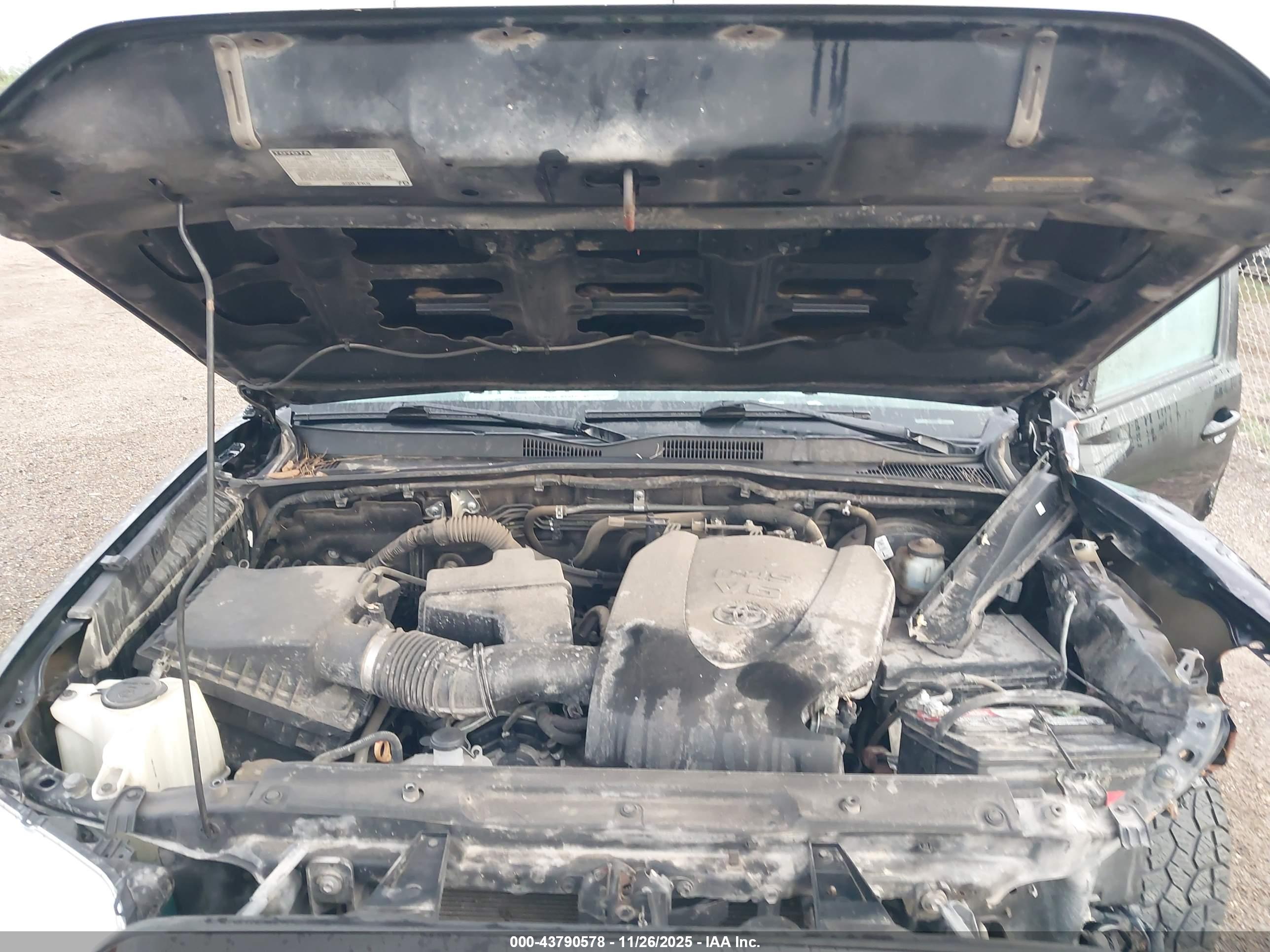 TOYOTA TACOMA image 10