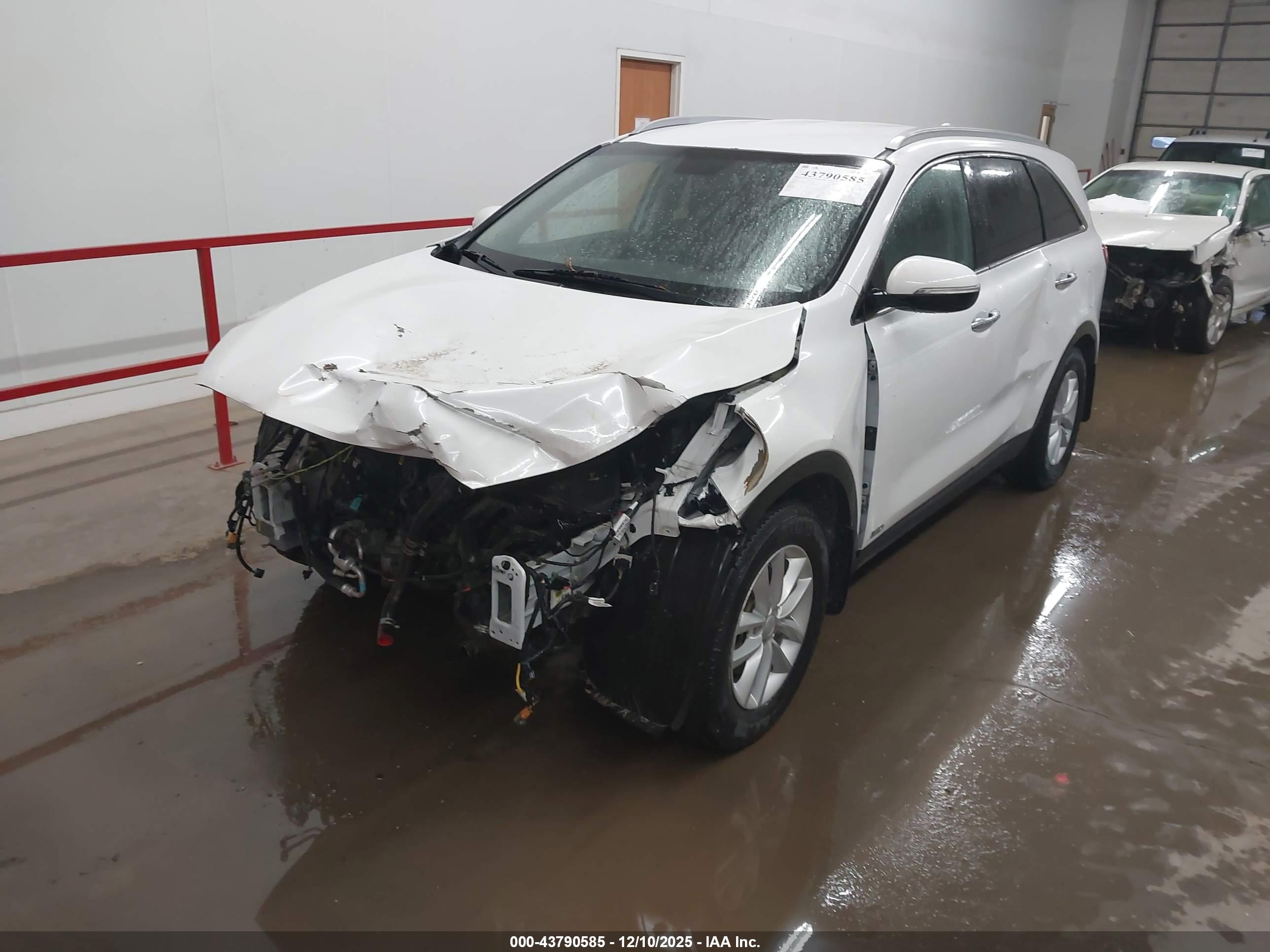 KIA SORENTO image 2