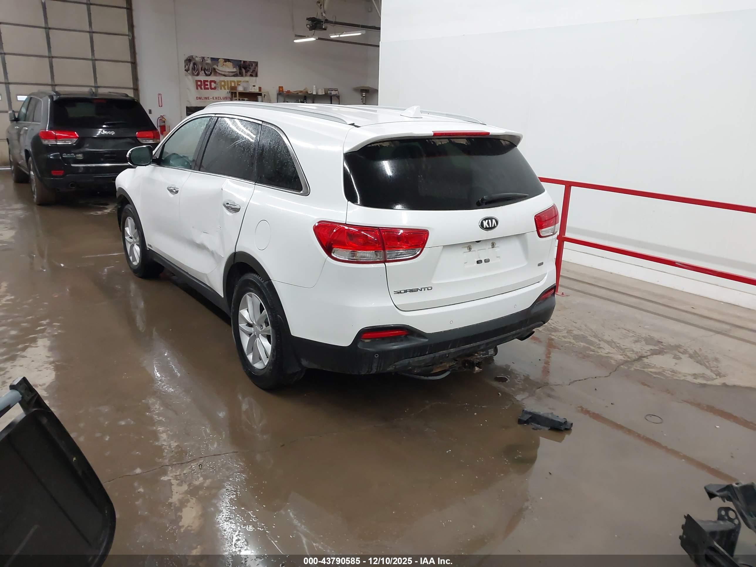 KIA SORENTO image 3