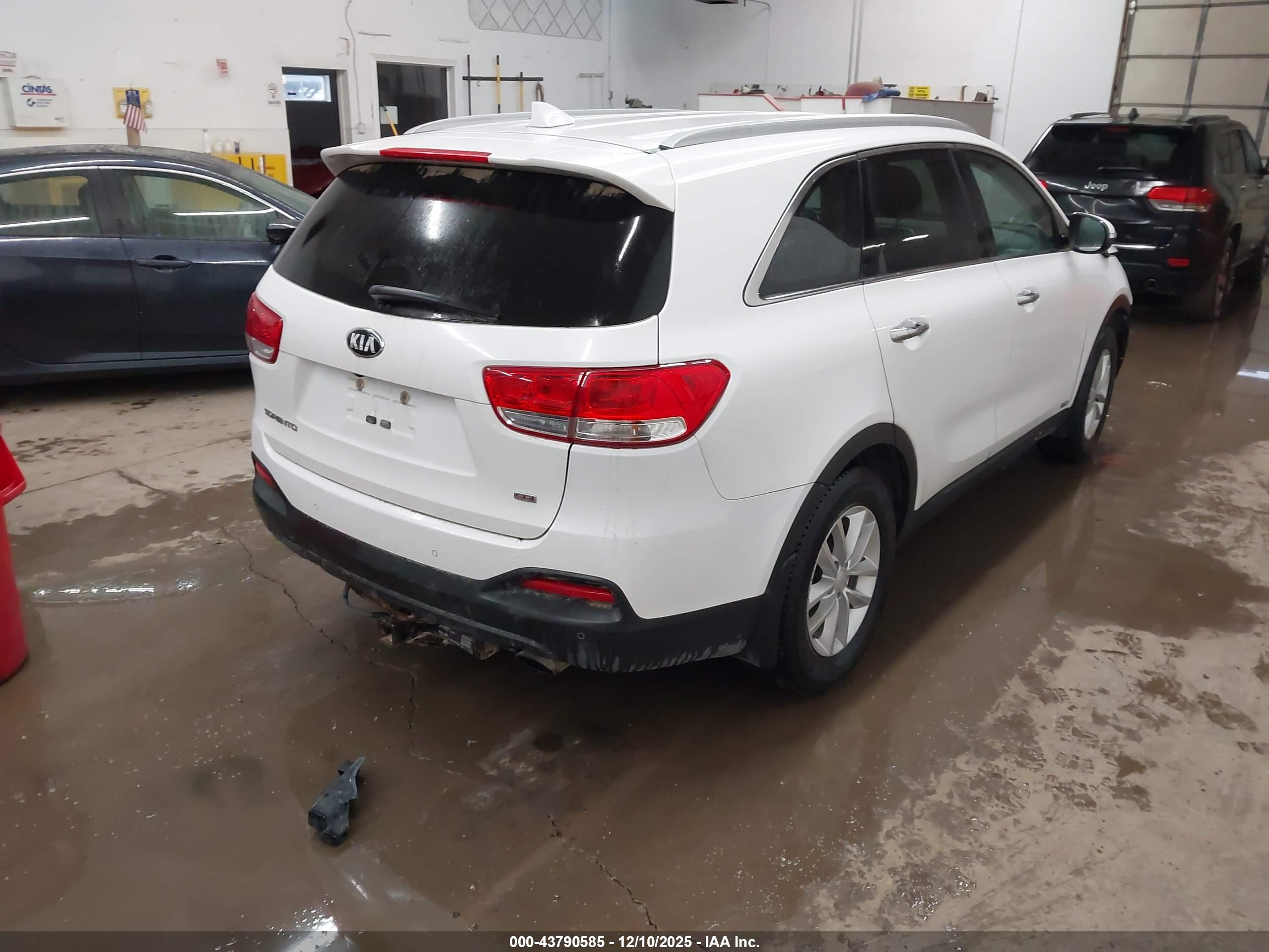 KIA SORENTO image 4