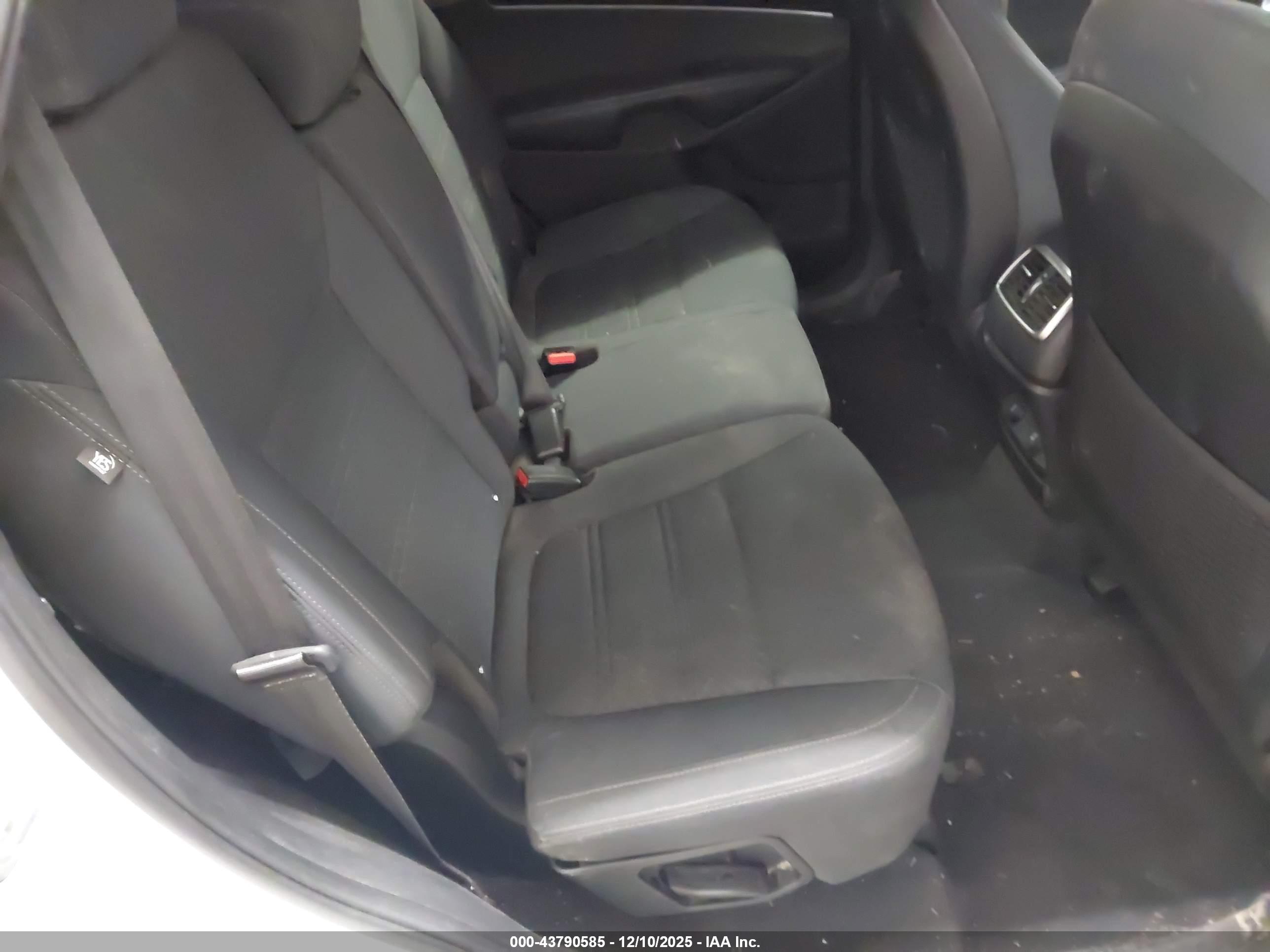 KIA SORENTO image 8