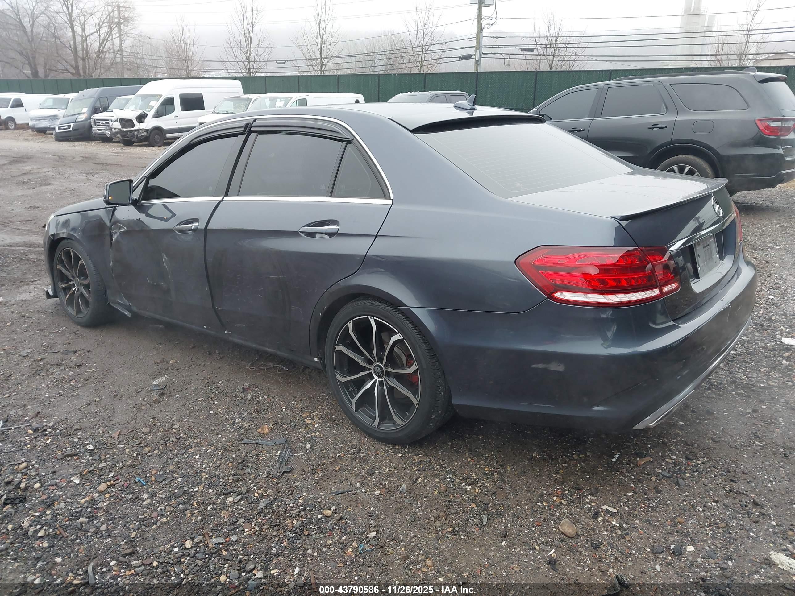 MERCEDES-BENZ E image 3