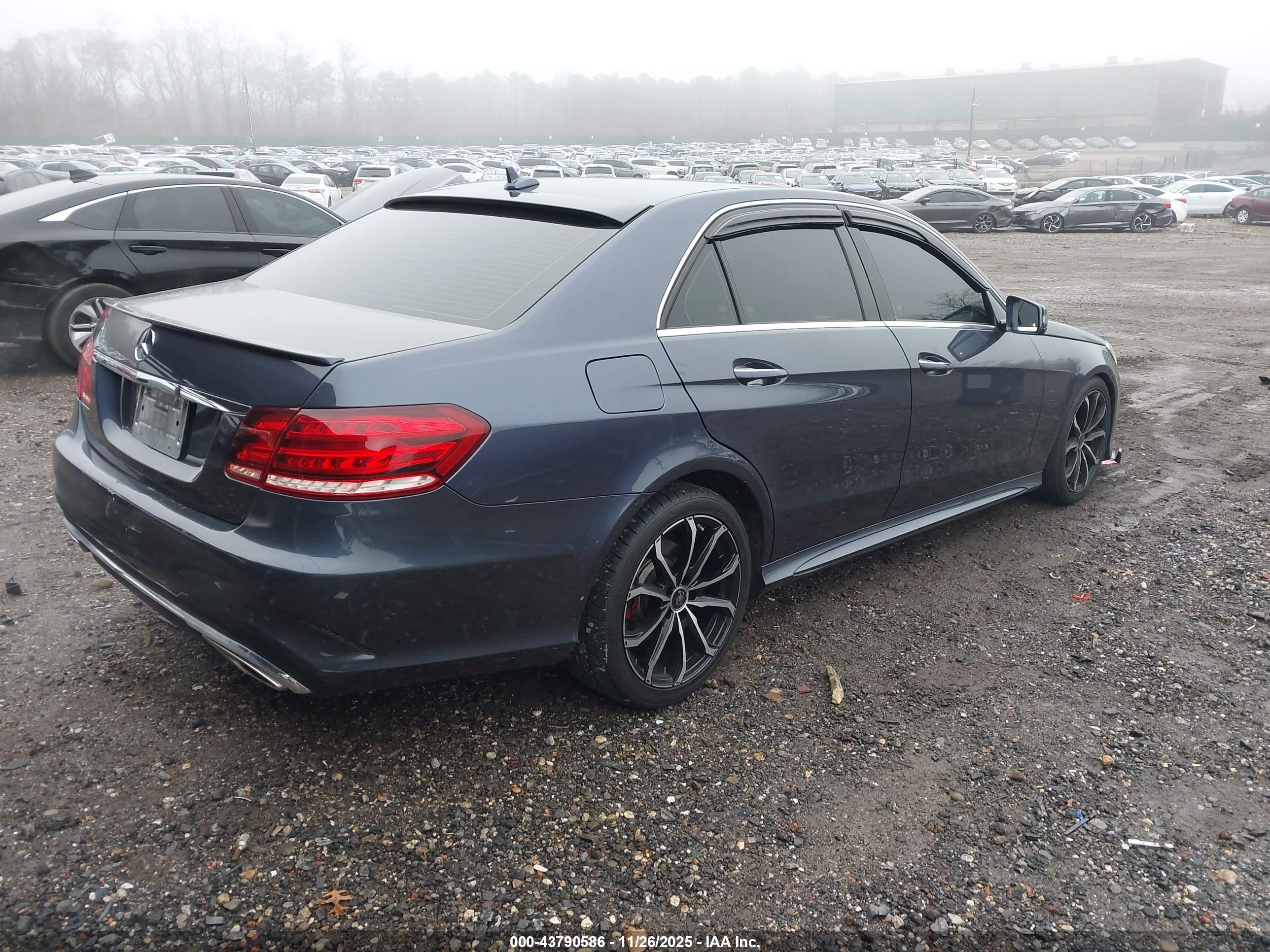 MERCEDES-BENZ E image 4