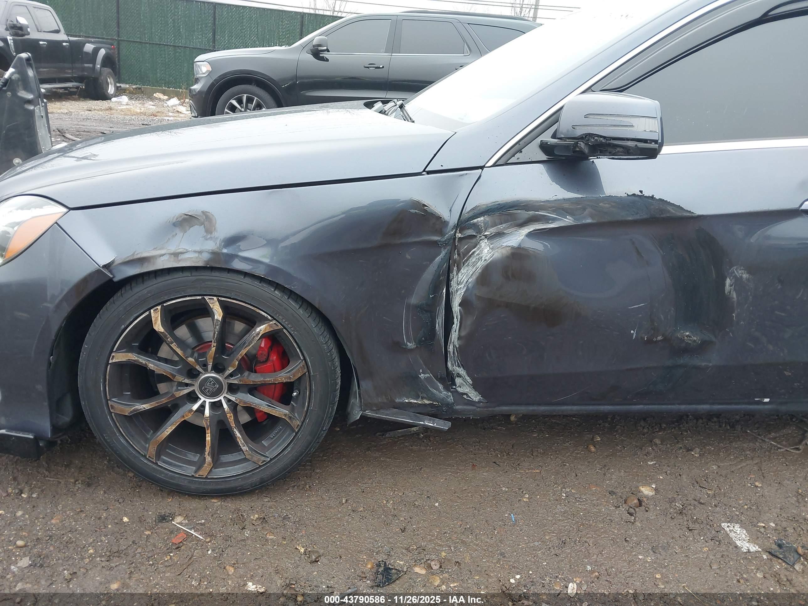 MERCEDES-BENZ E image 6