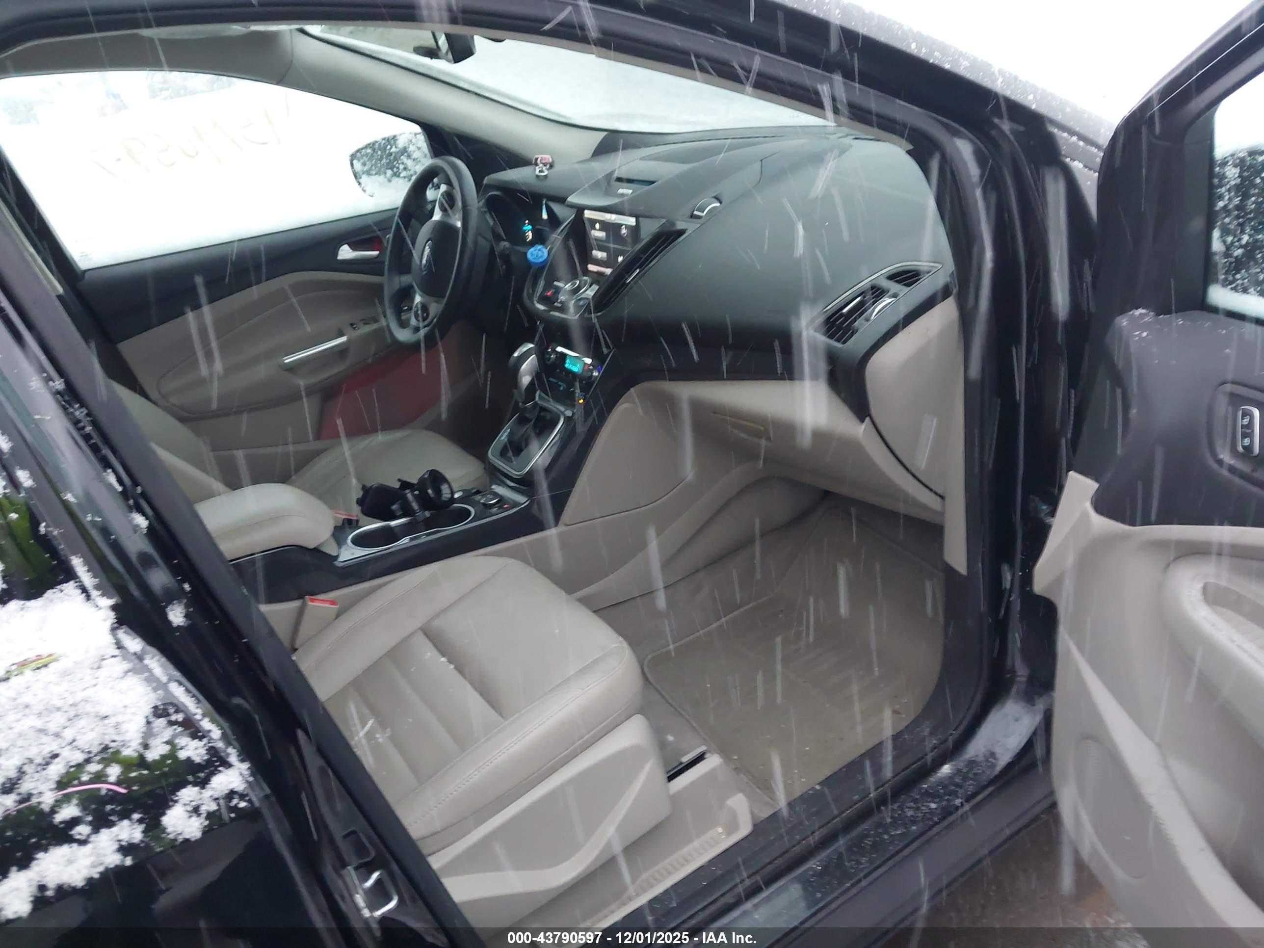 FORD ESCAPE image 5