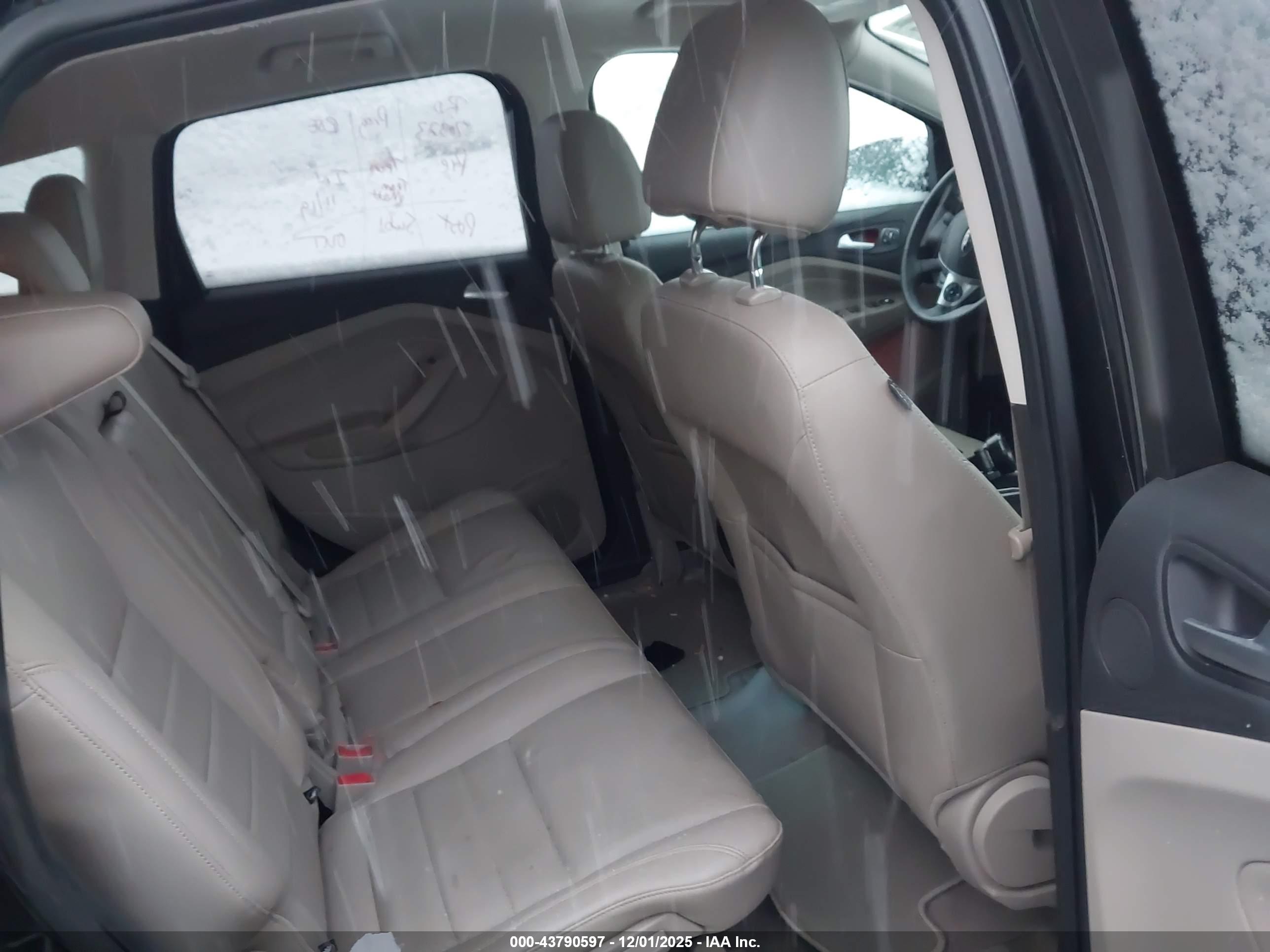 FORD ESCAPE image 8