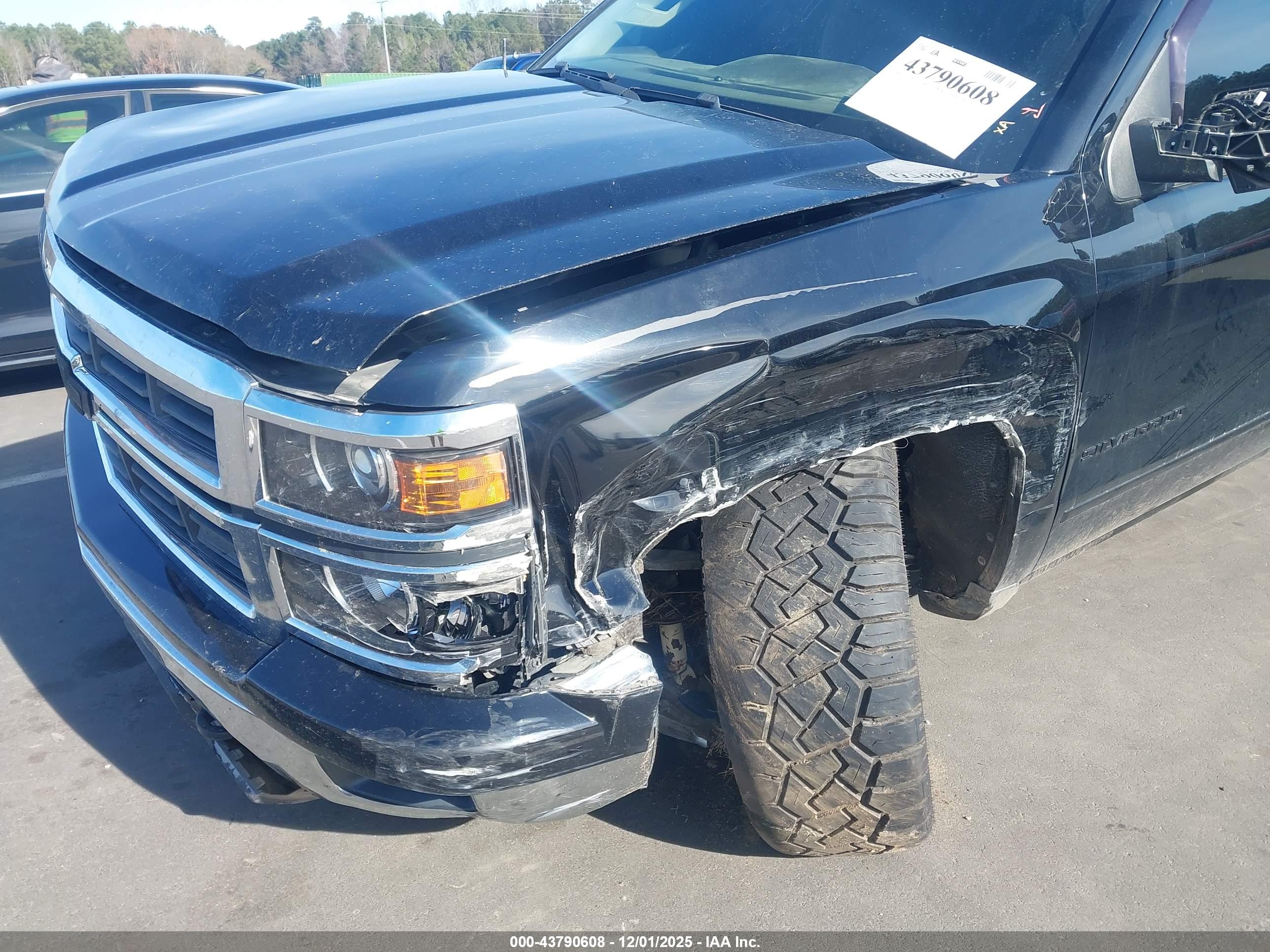 CHEVROLET SILVERADO image 6