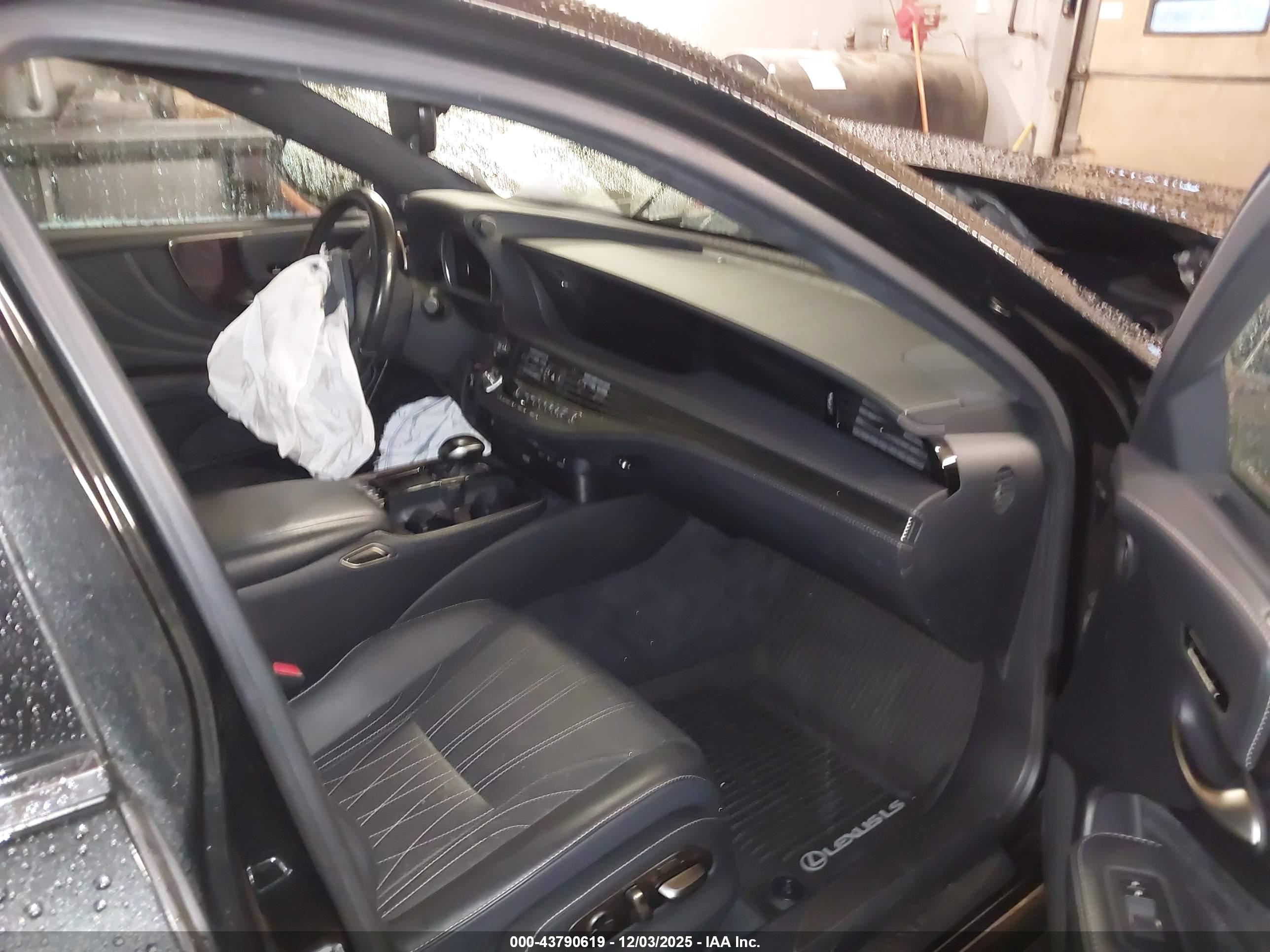 LEXUS LS image 5