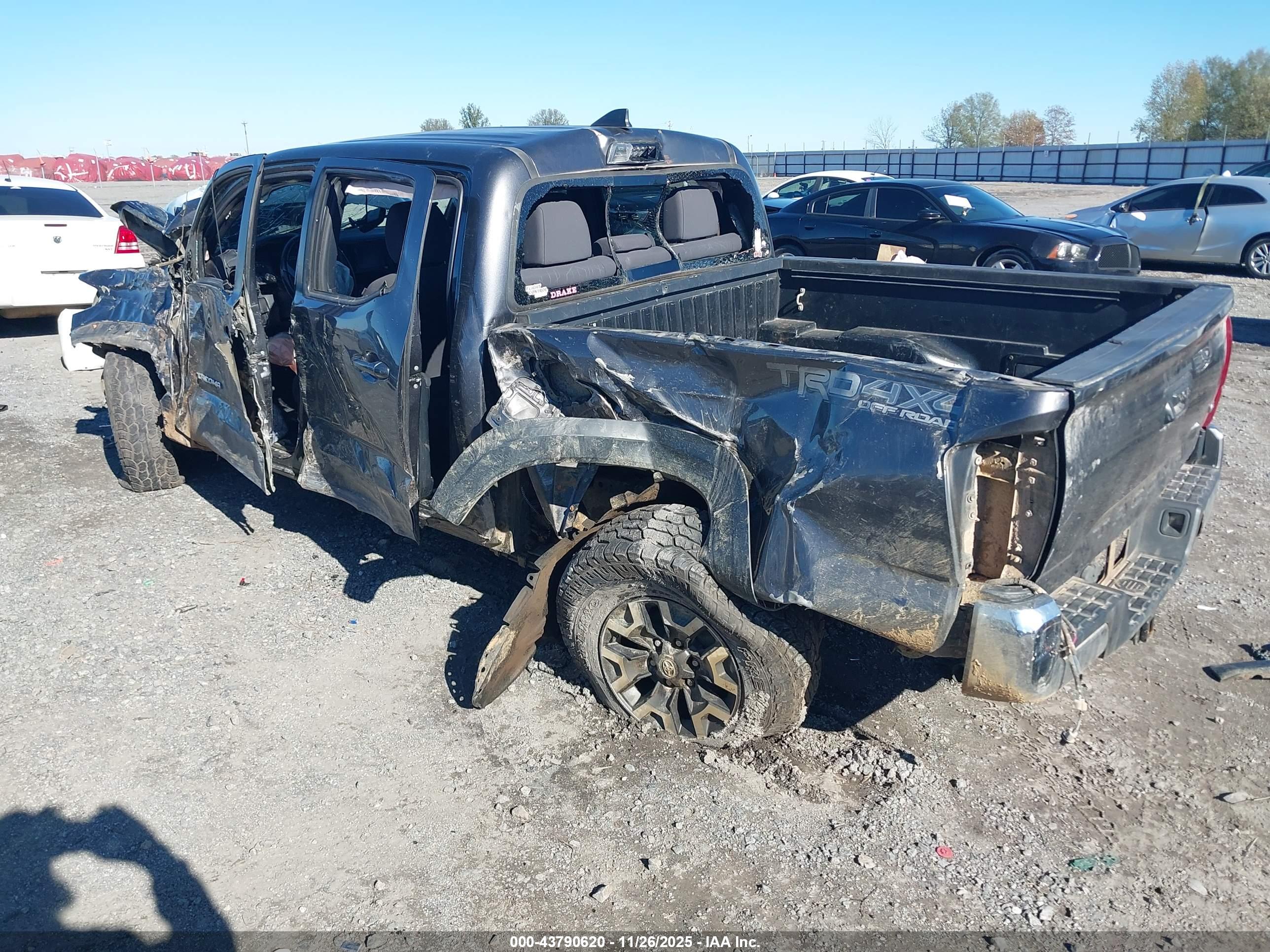 TOYOTA TACOMA image 3