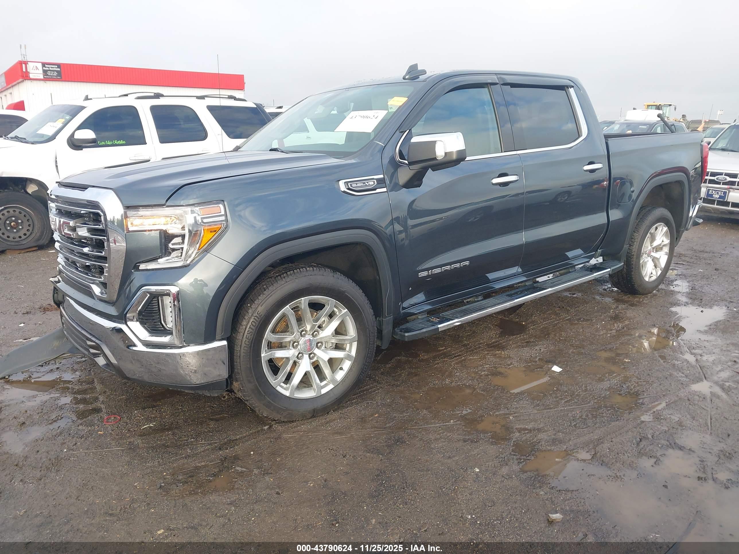 GMC SIERRA image 2