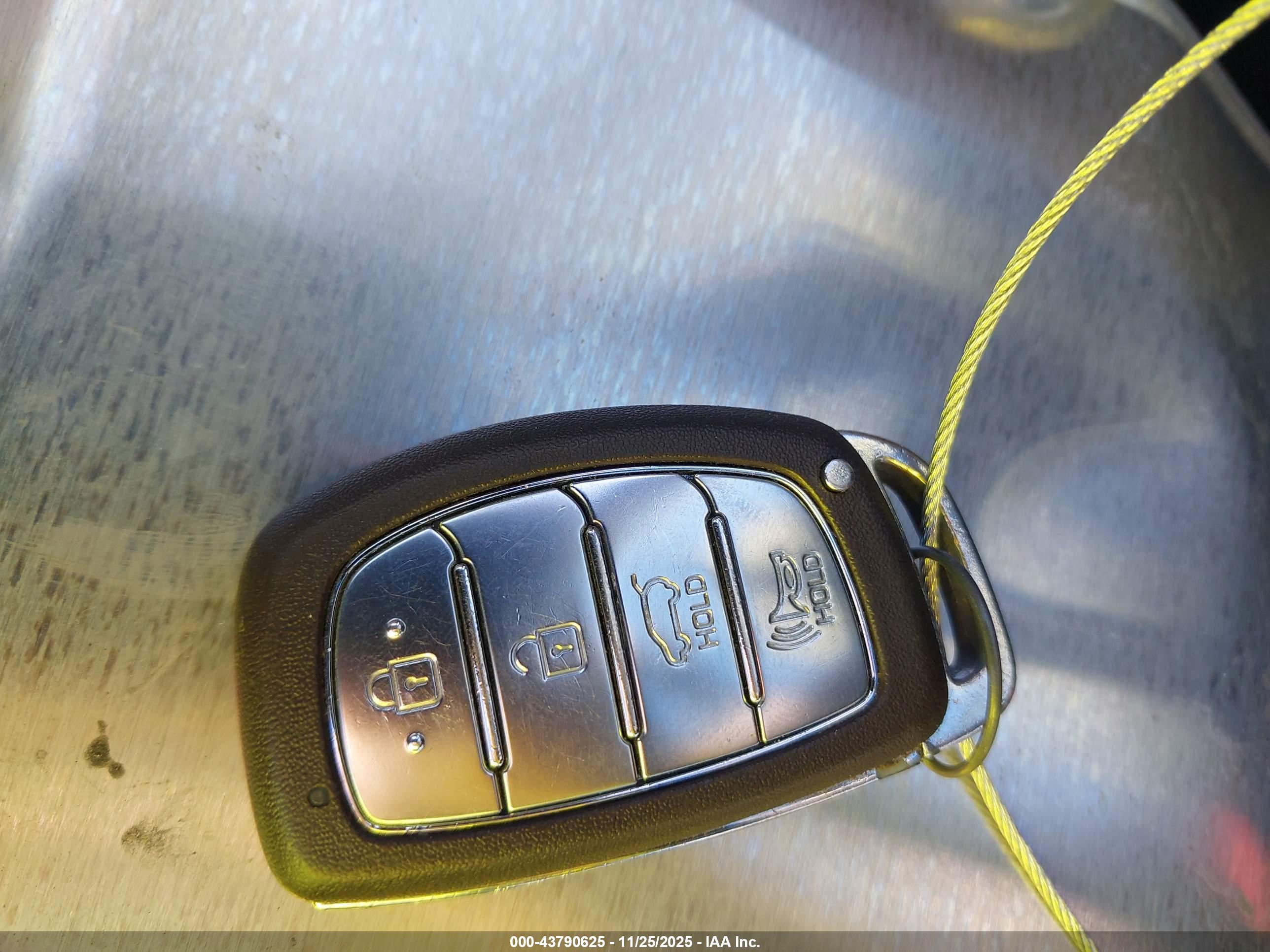 HYUNDAI TUCSON image 11