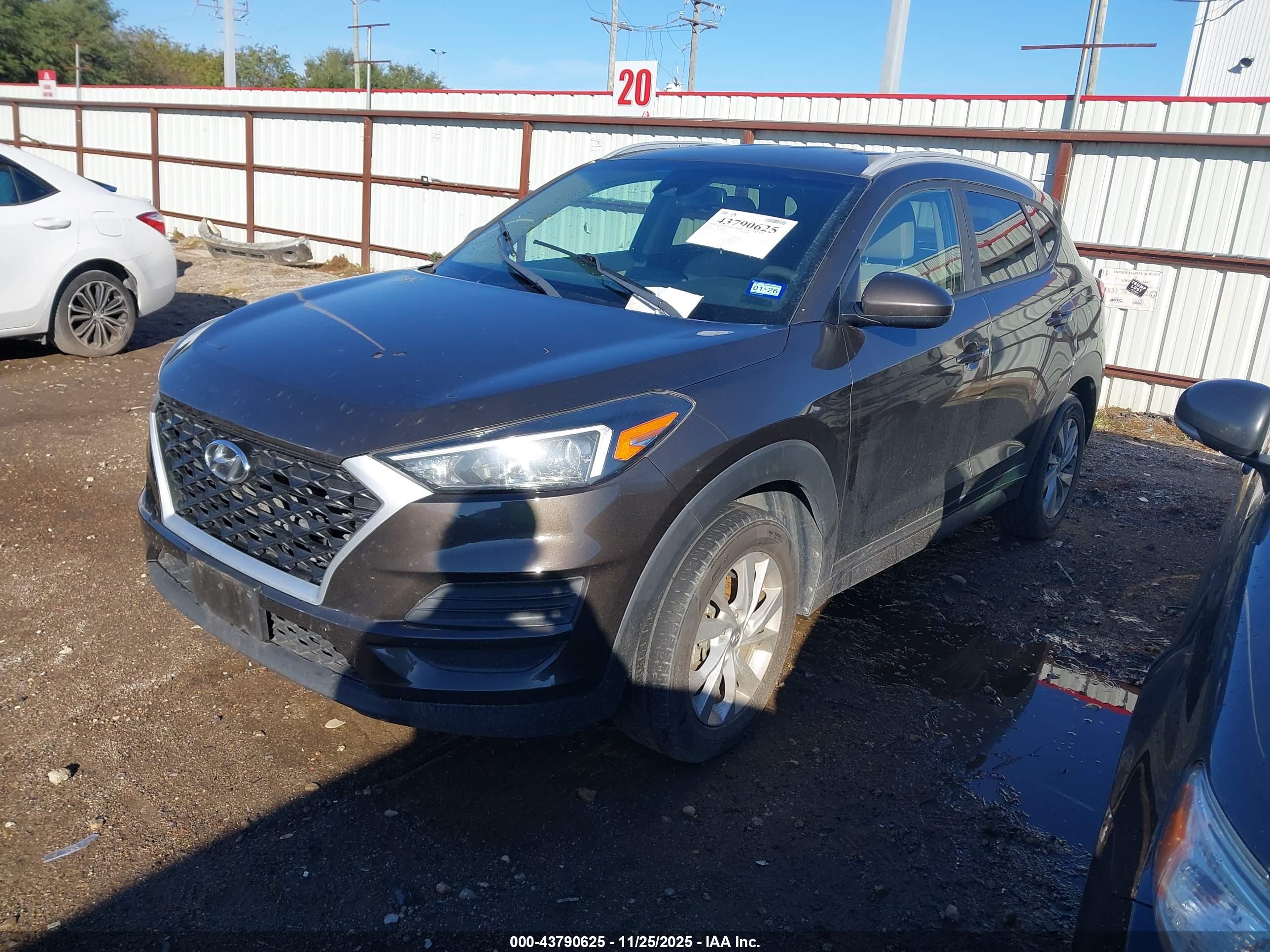 HYUNDAI TUCSON image 2