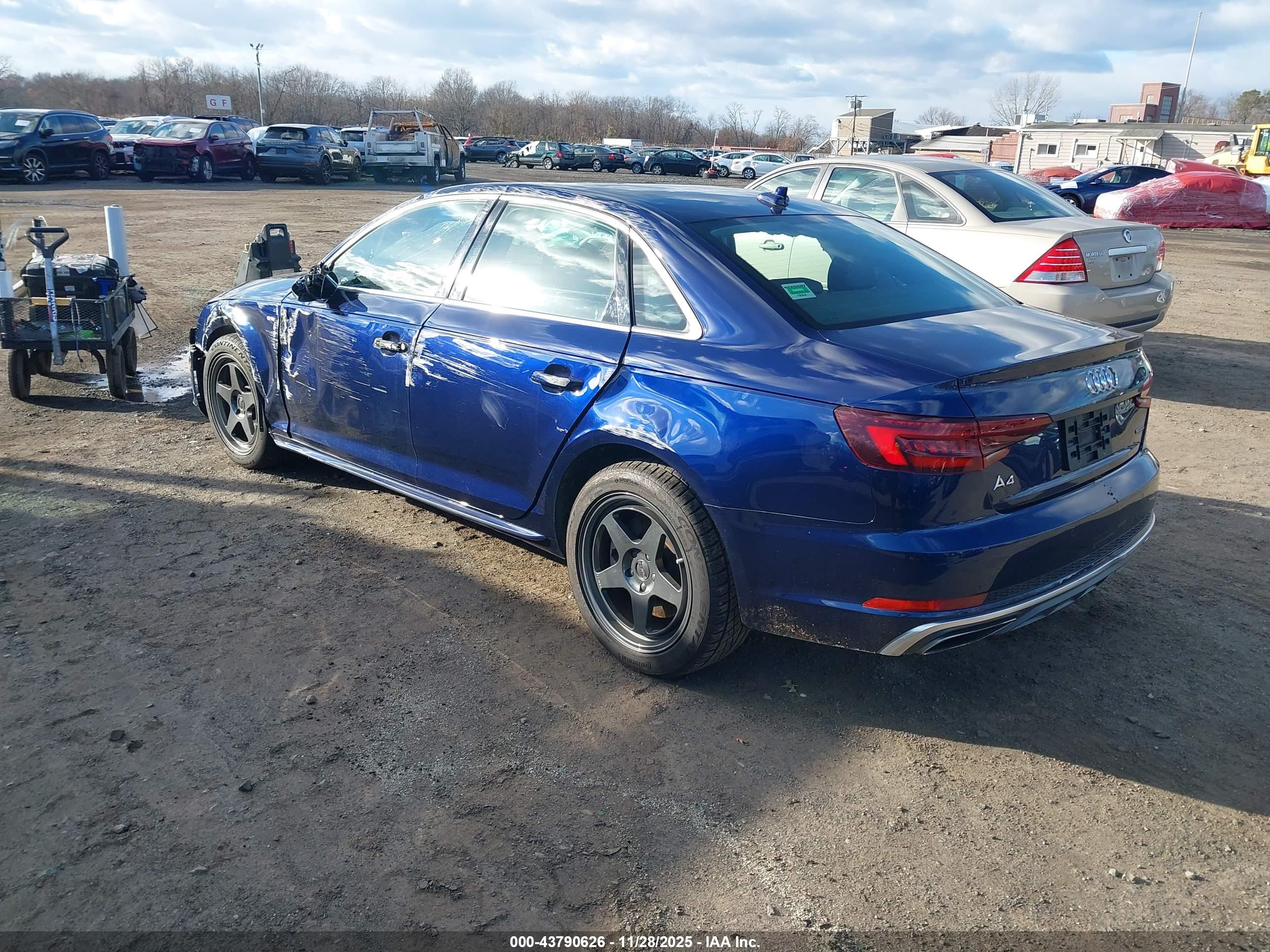 AUDI A4 image 3