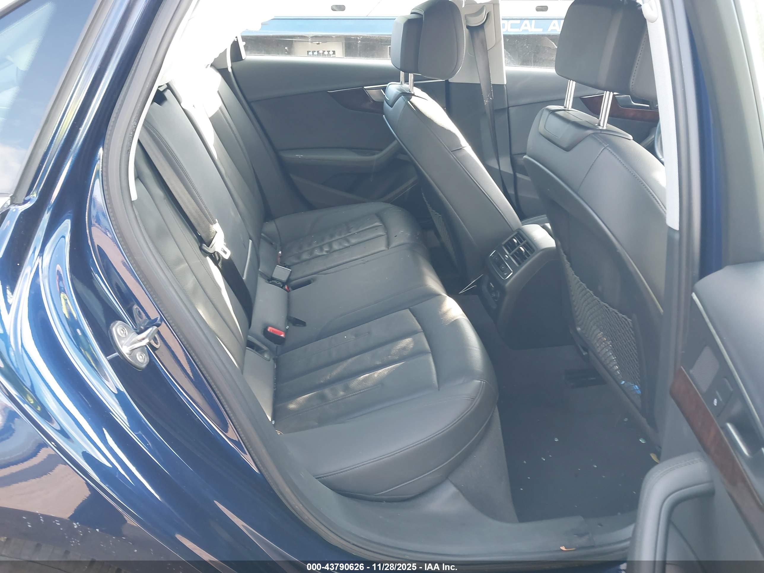 AUDI A4 image 8