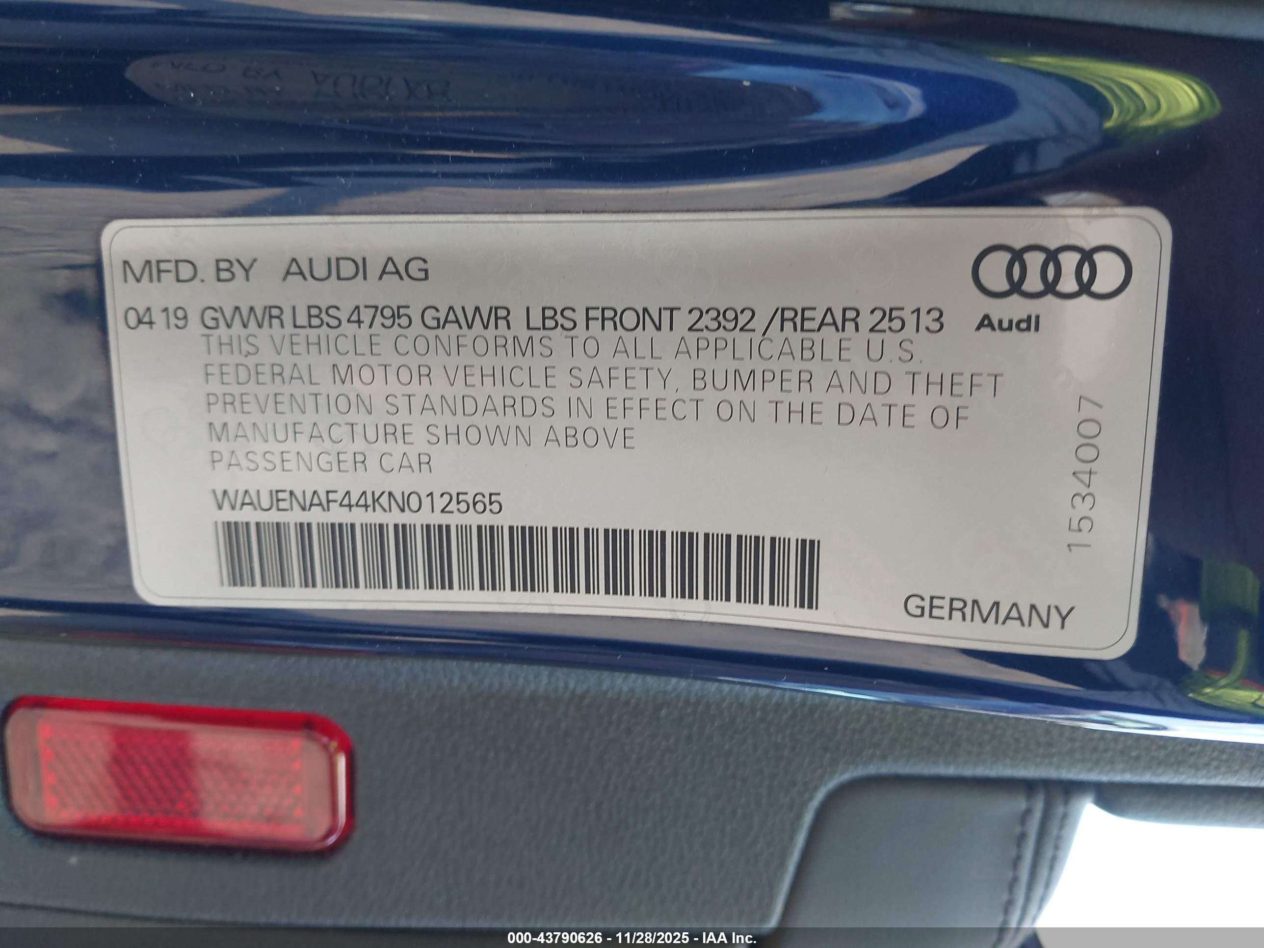 AUDI A4 image 9