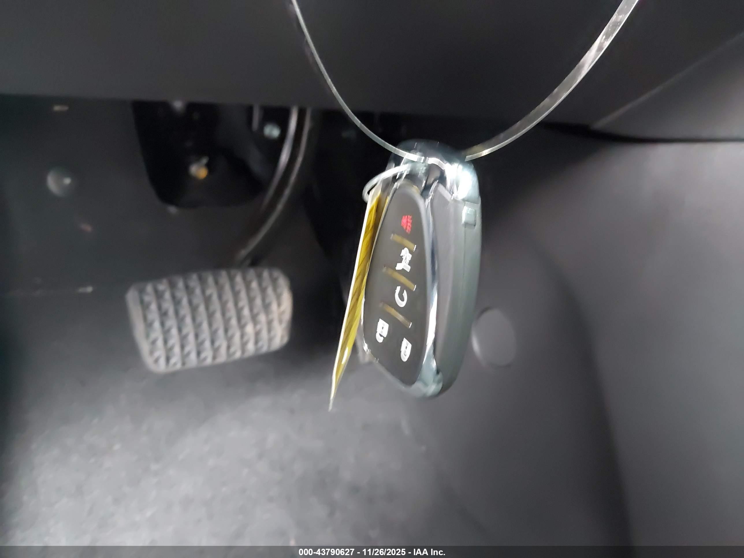 CHEVROLET EQUINOX image 11