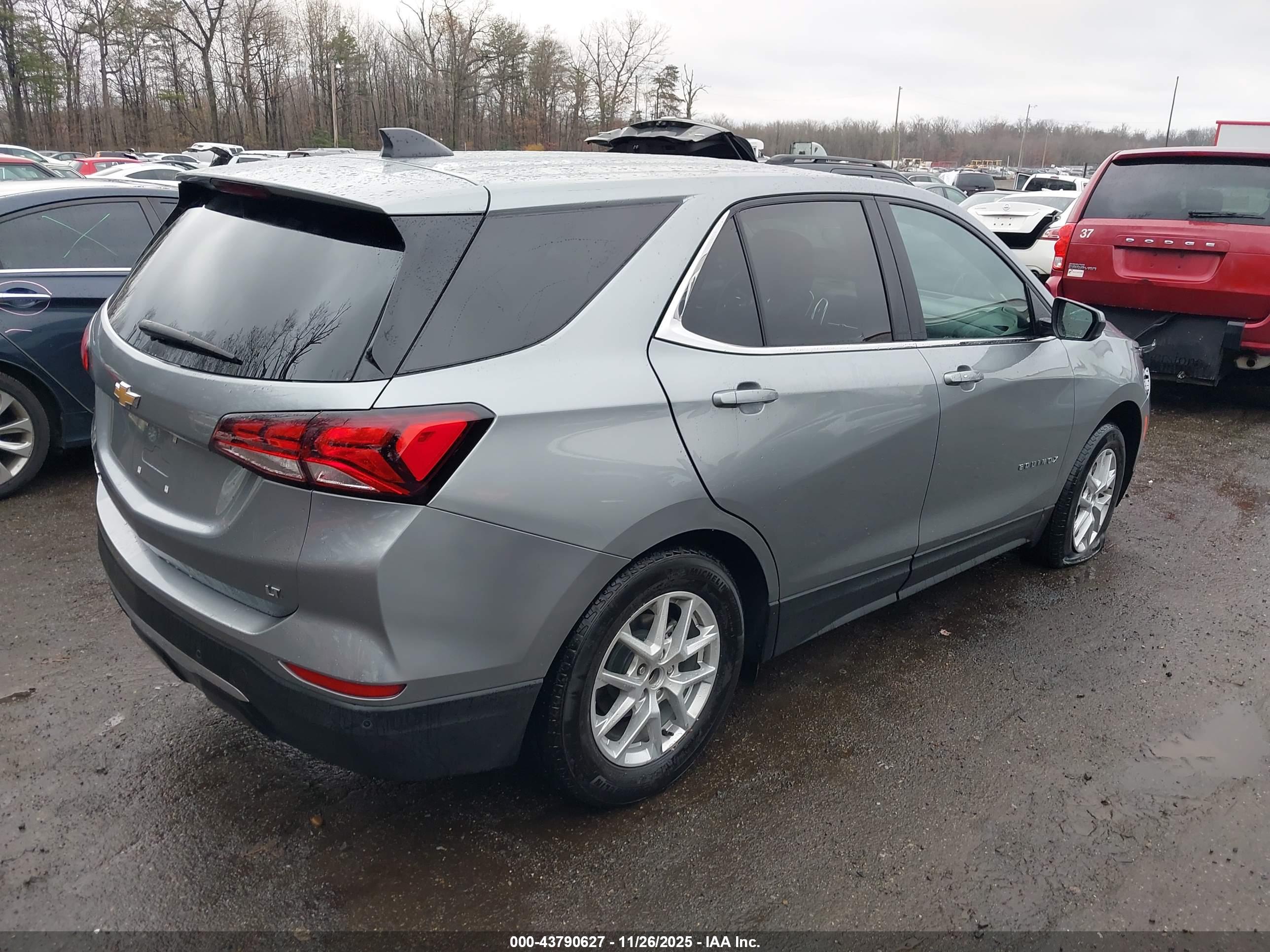 CHEVROLET EQUINOX image 4