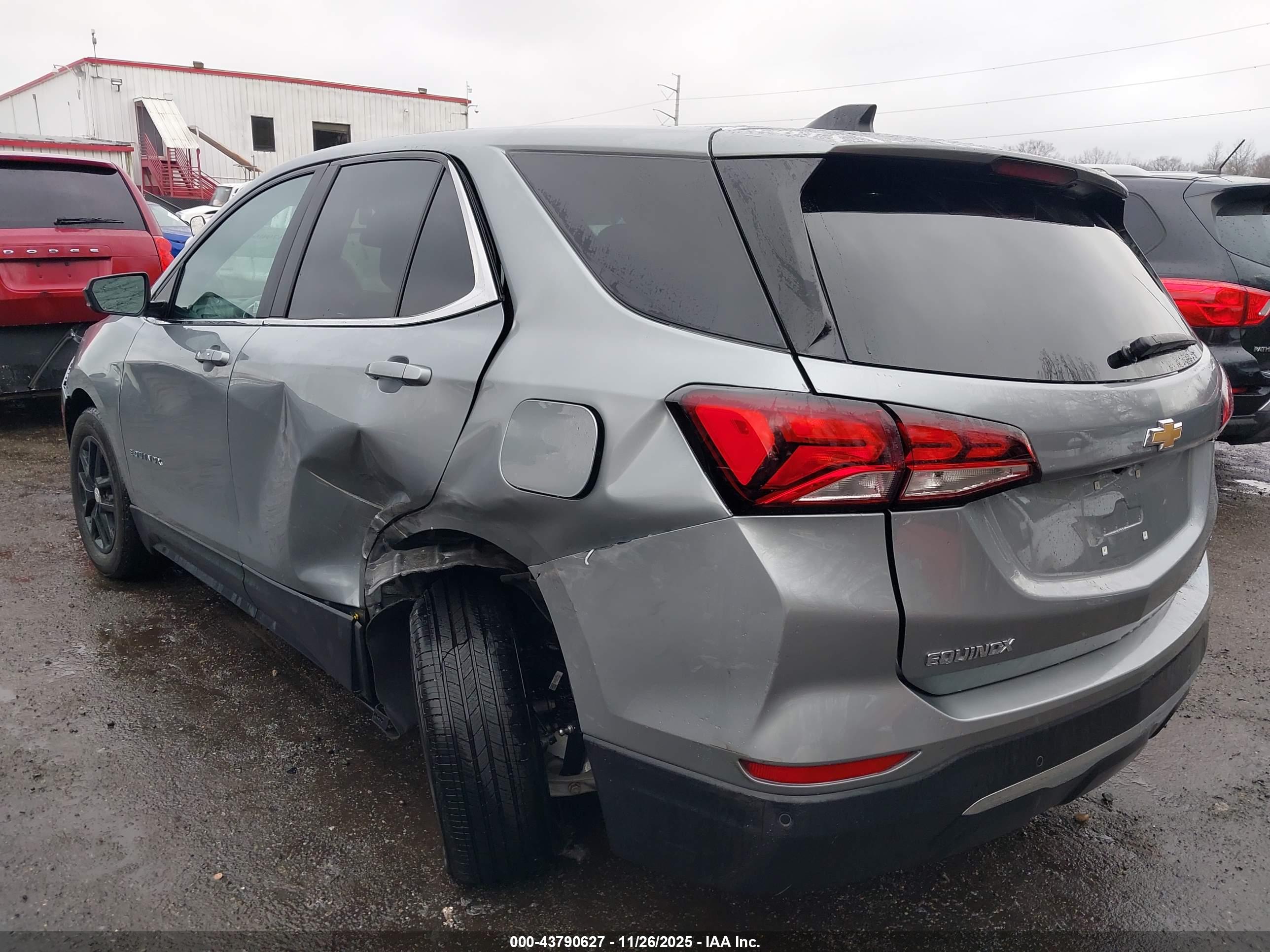 CHEVROLET EQUINOX image 6