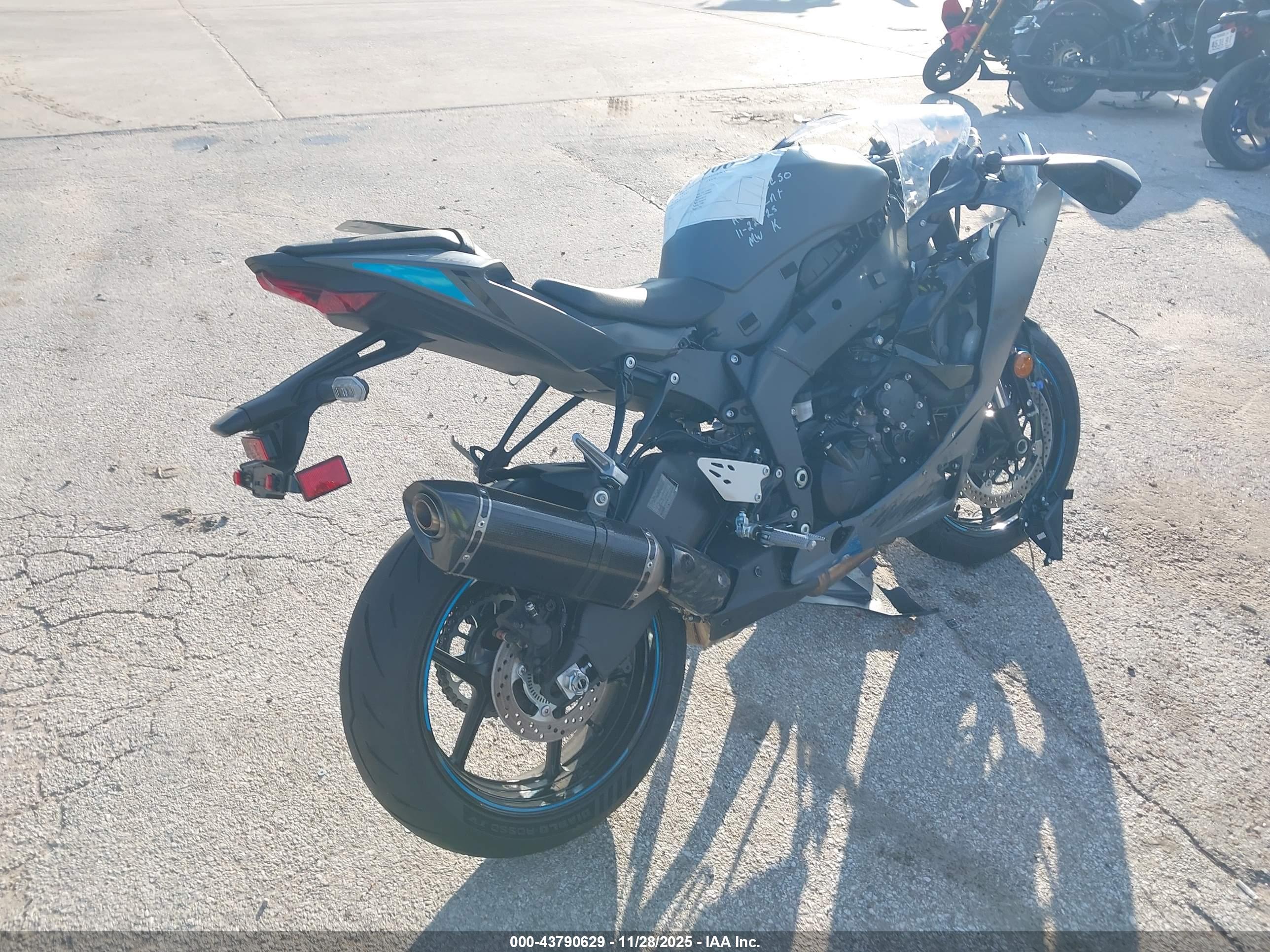 KAWASAKI ZX636 image 4