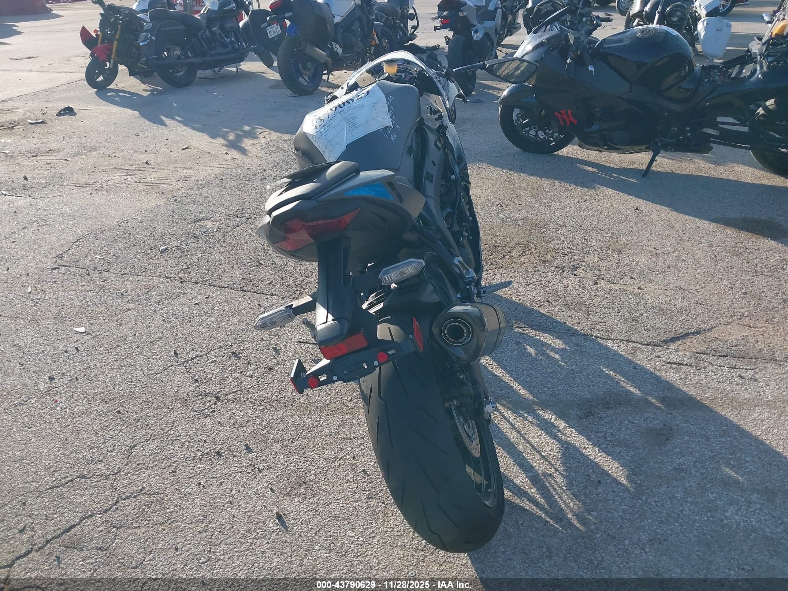 KAWASAKI ZX636 image 6