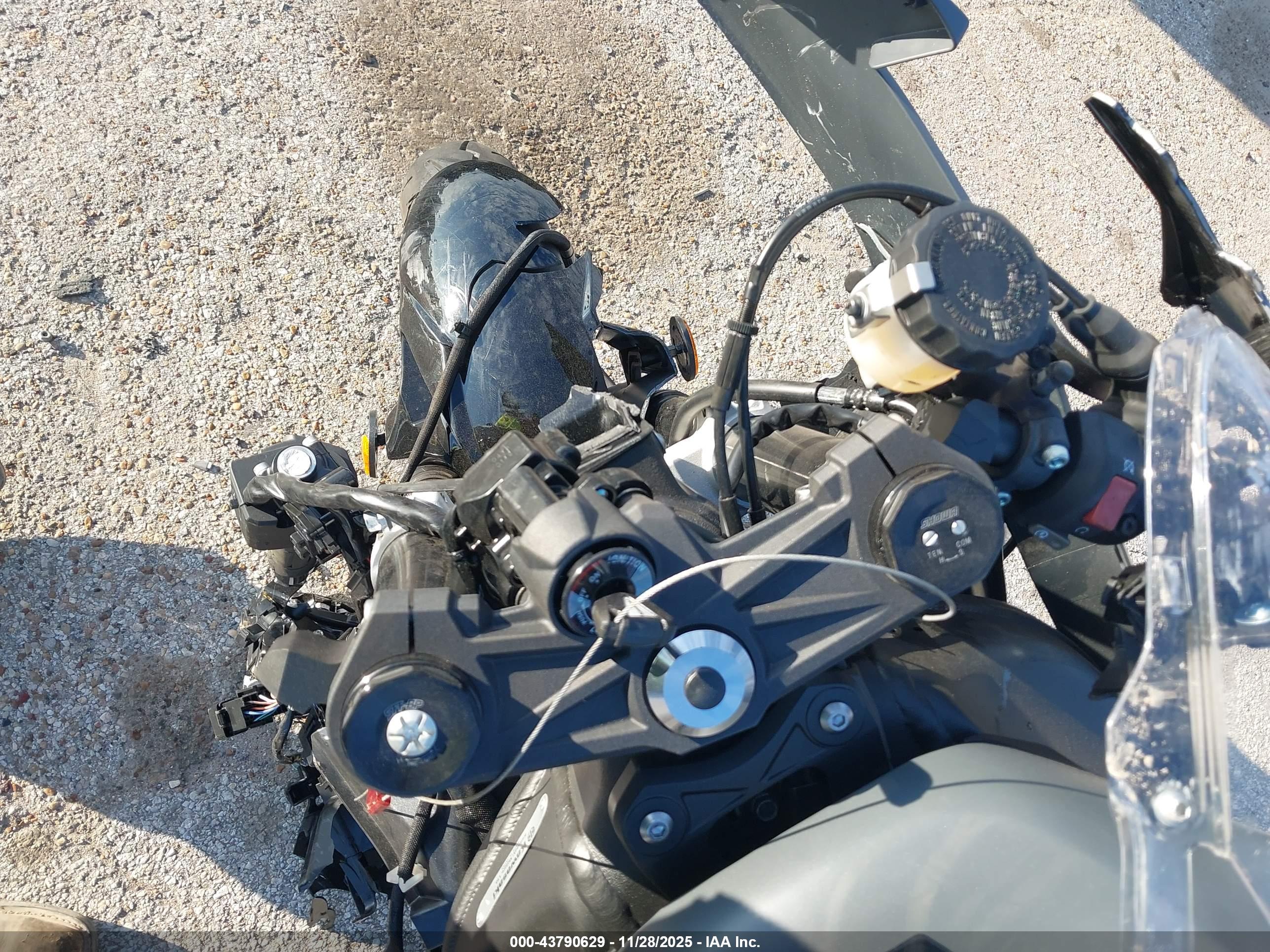 KAWASAKI ZX636 image 7