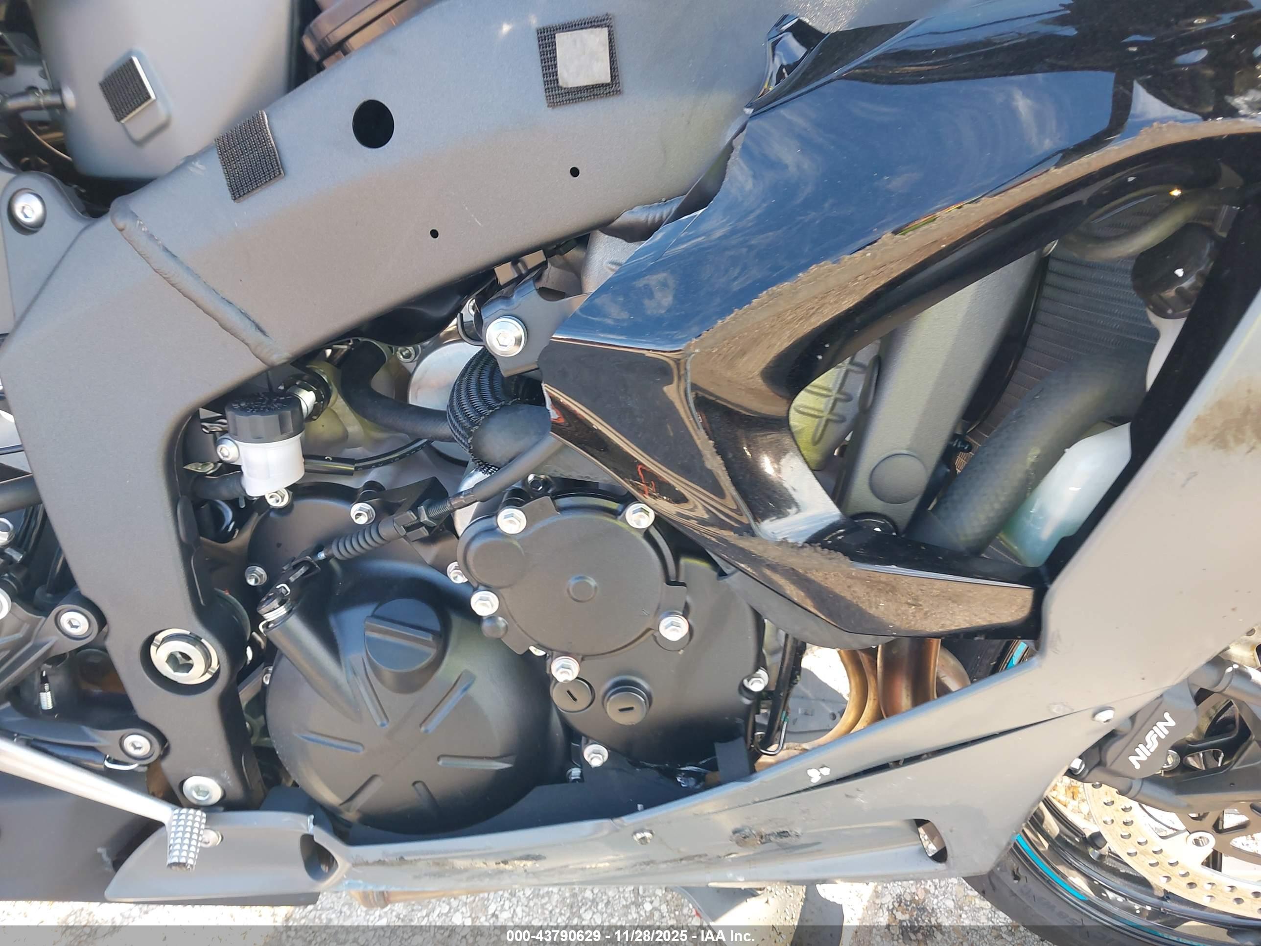 KAWASAKI ZX636 image 8