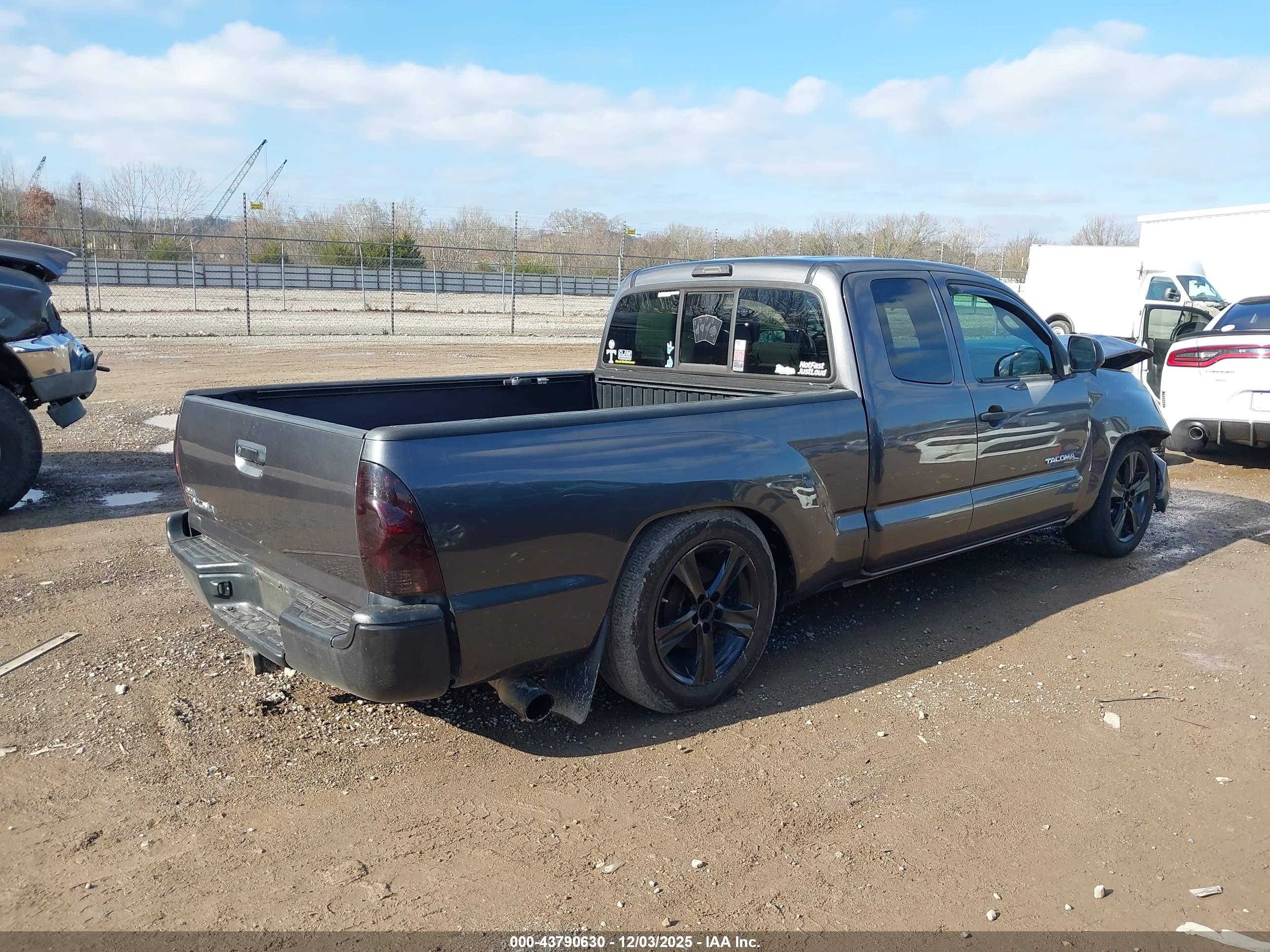 TOYOTA TACOMA image 4