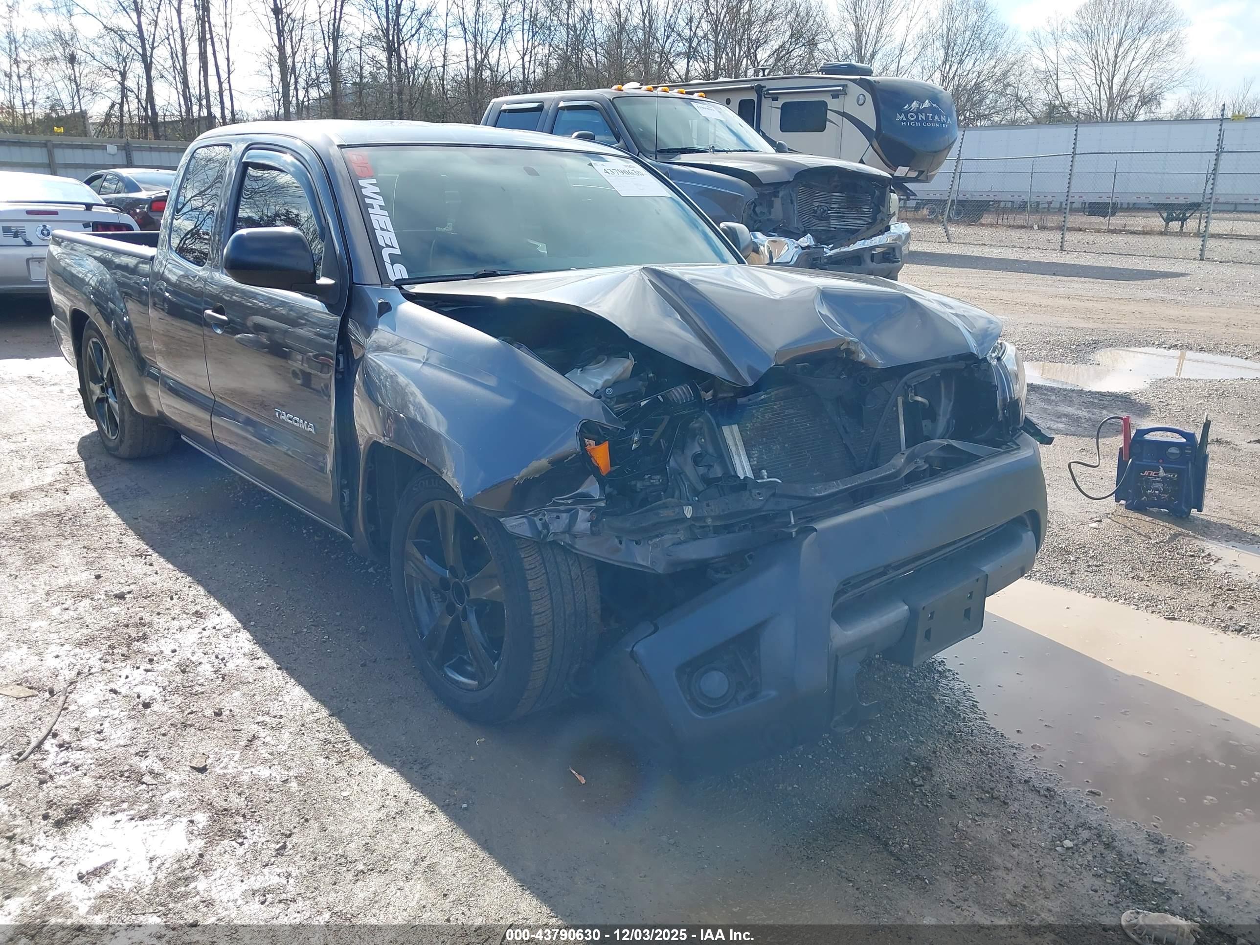 TOYOTA TACOMA image 6