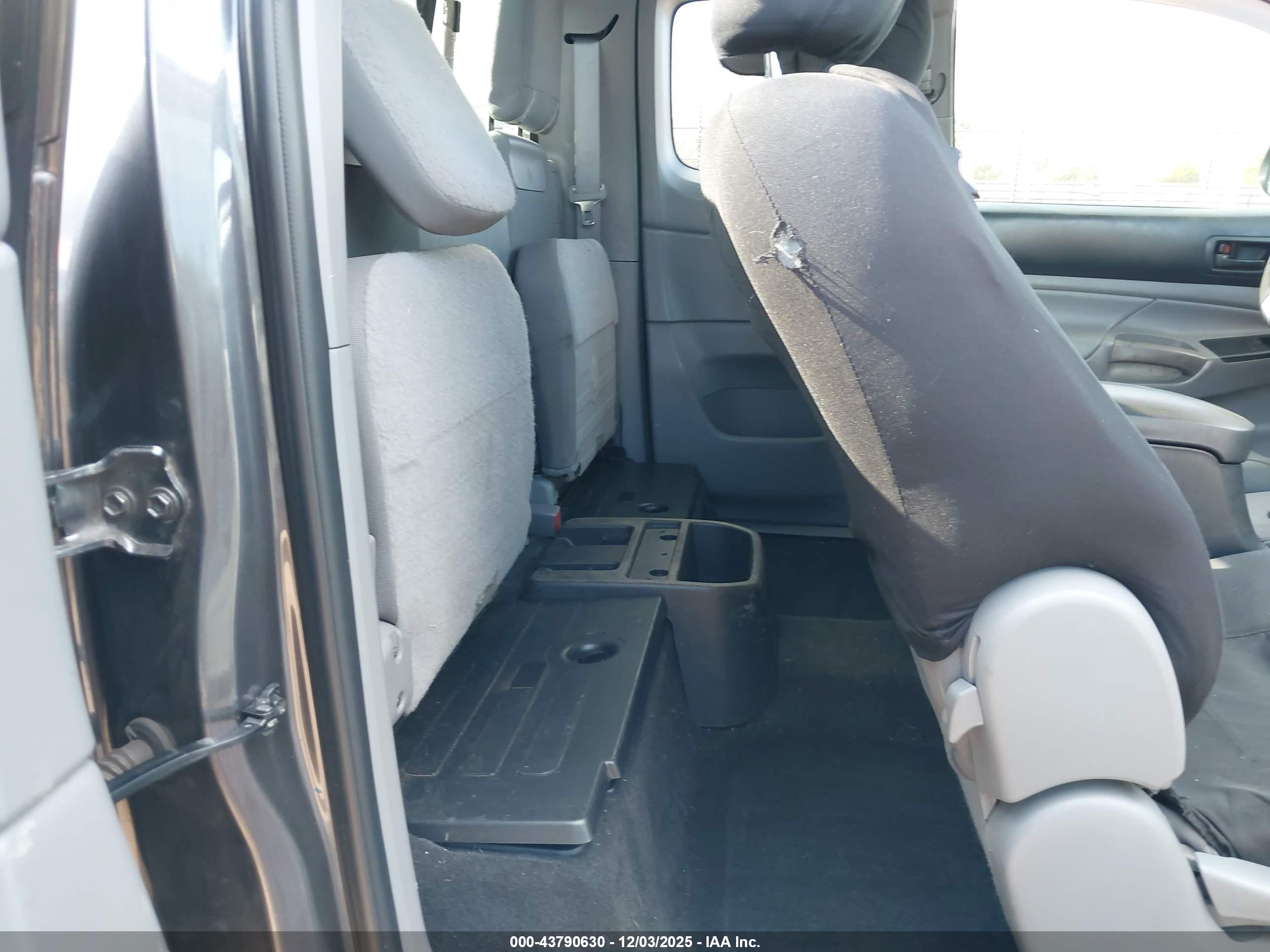 TOYOTA TACOMA image 8