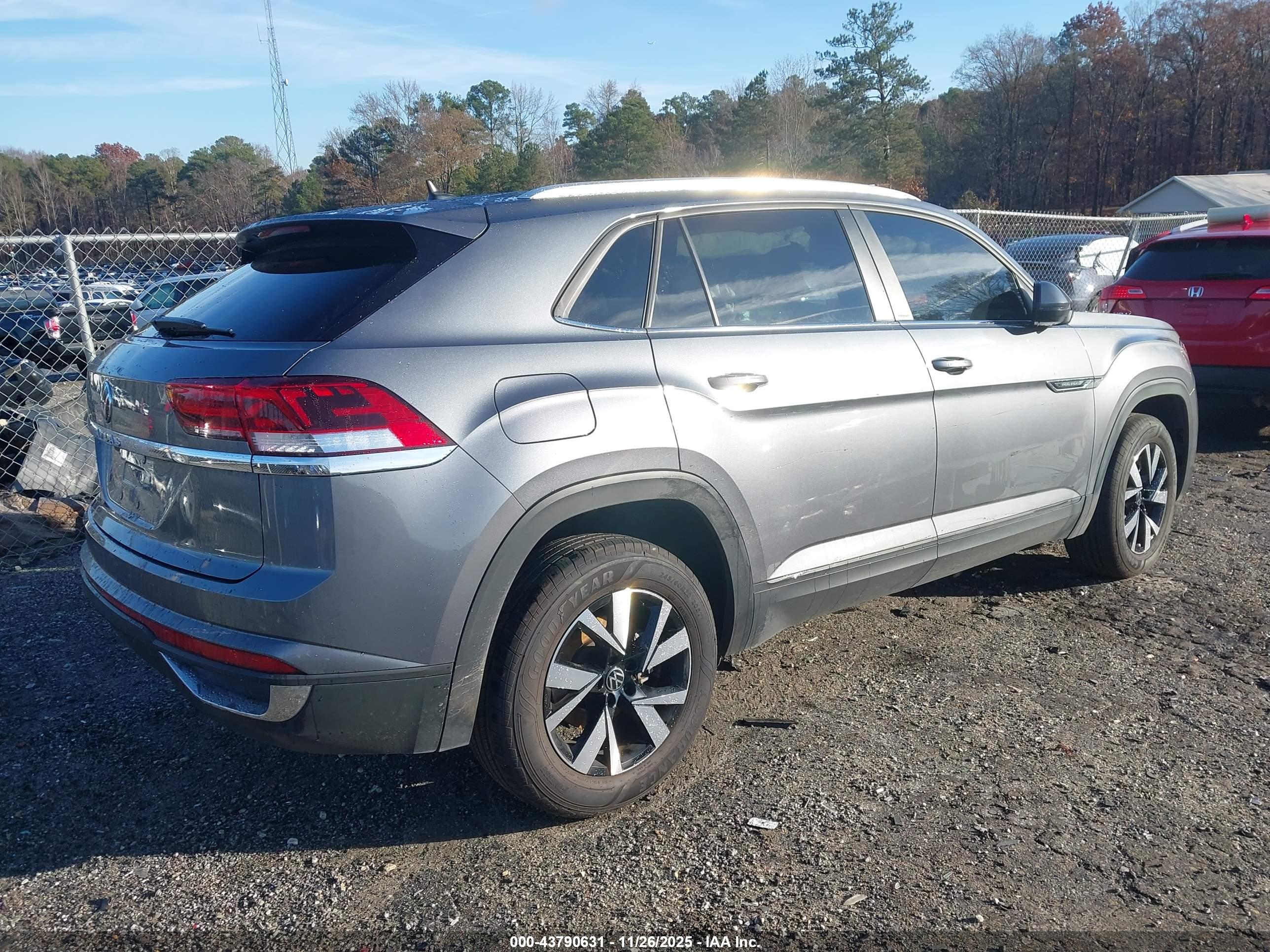 VOLKSWAGEN ATLAS image 4