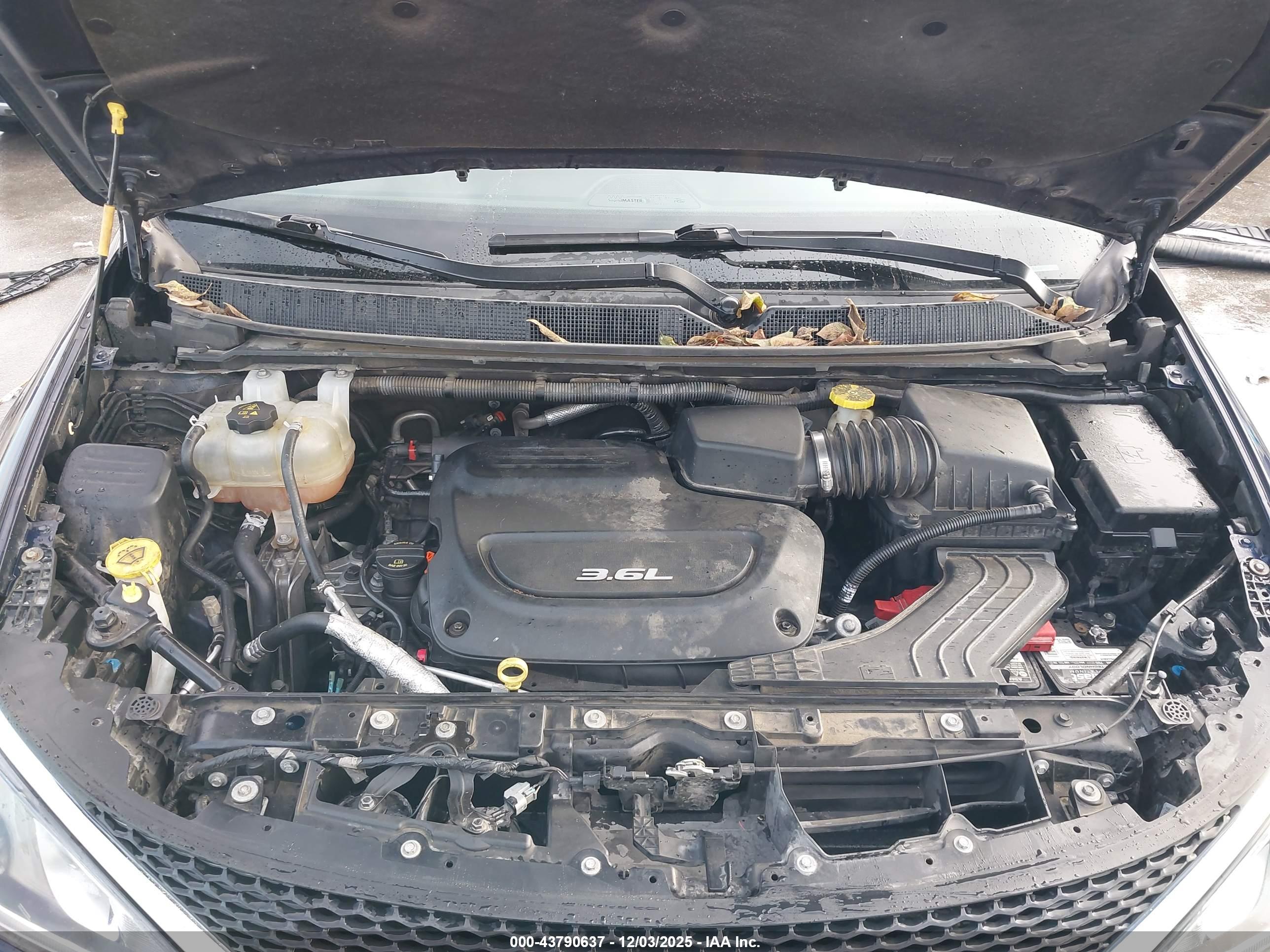 CHRYSLER PACIFICA image 10