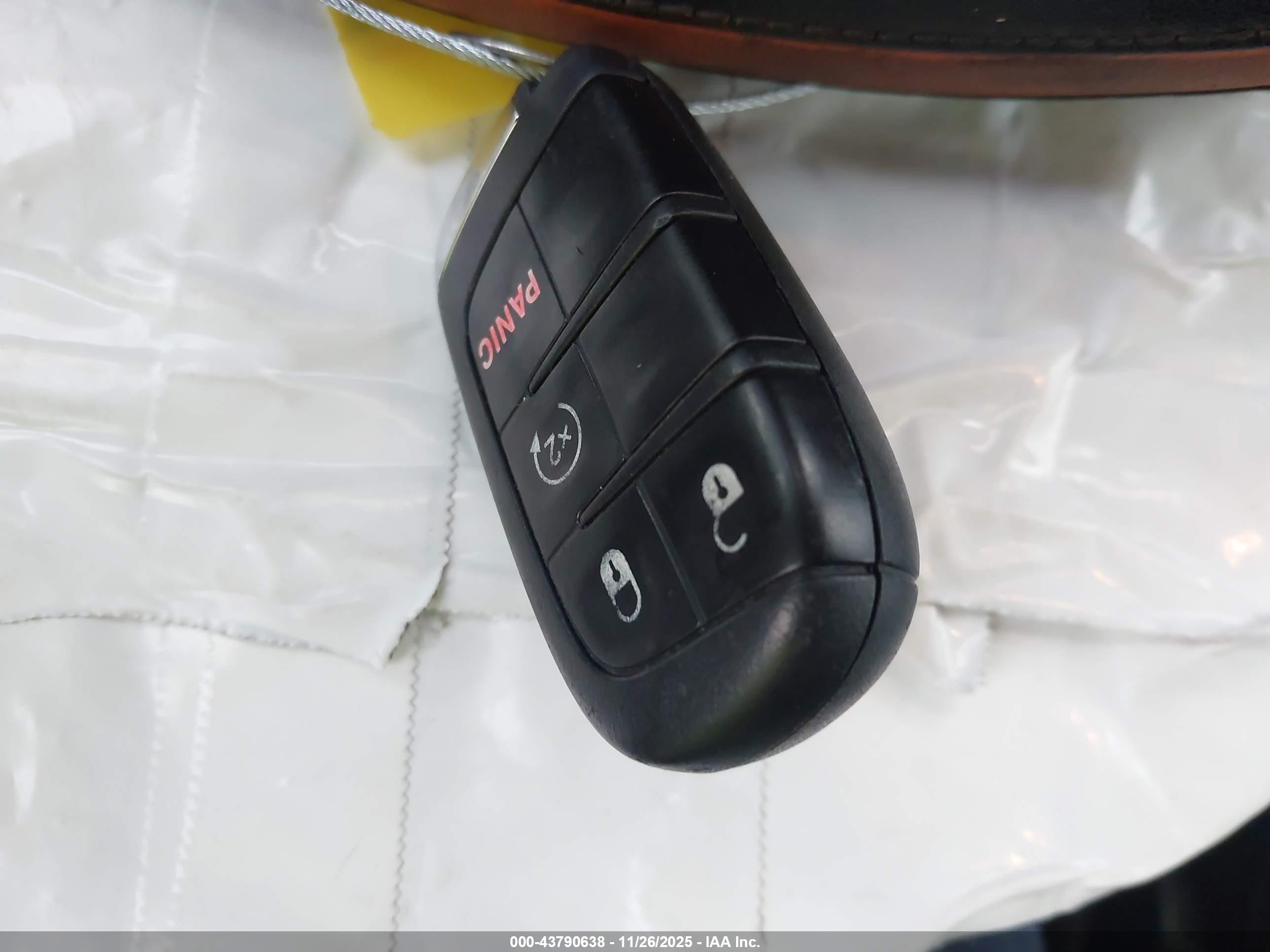 JEEP RENEGADE image 11