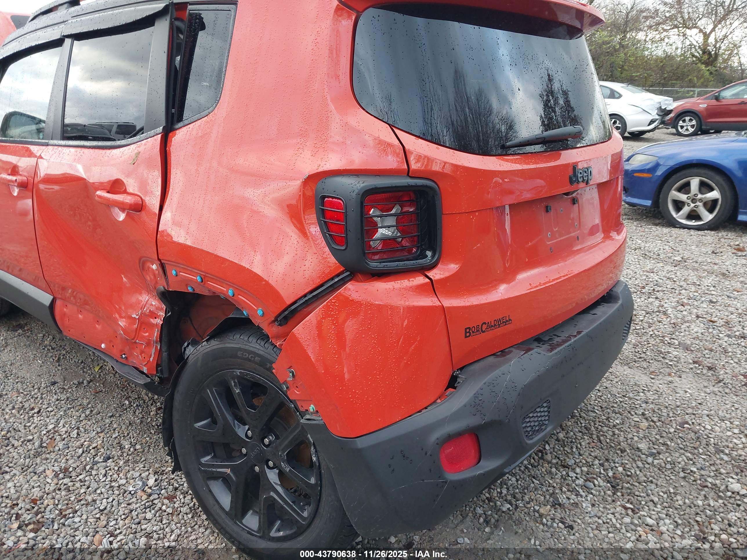 JEEP RENEGADE image 6