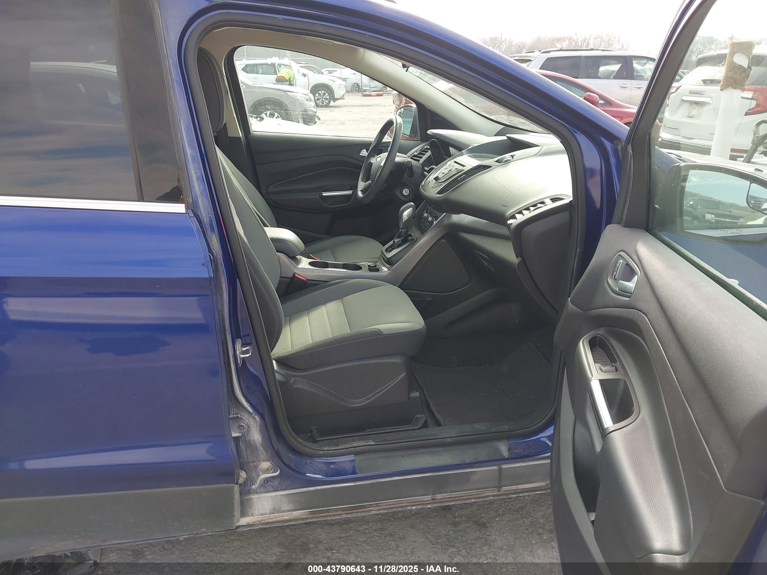 FORD ESCAPE image 5