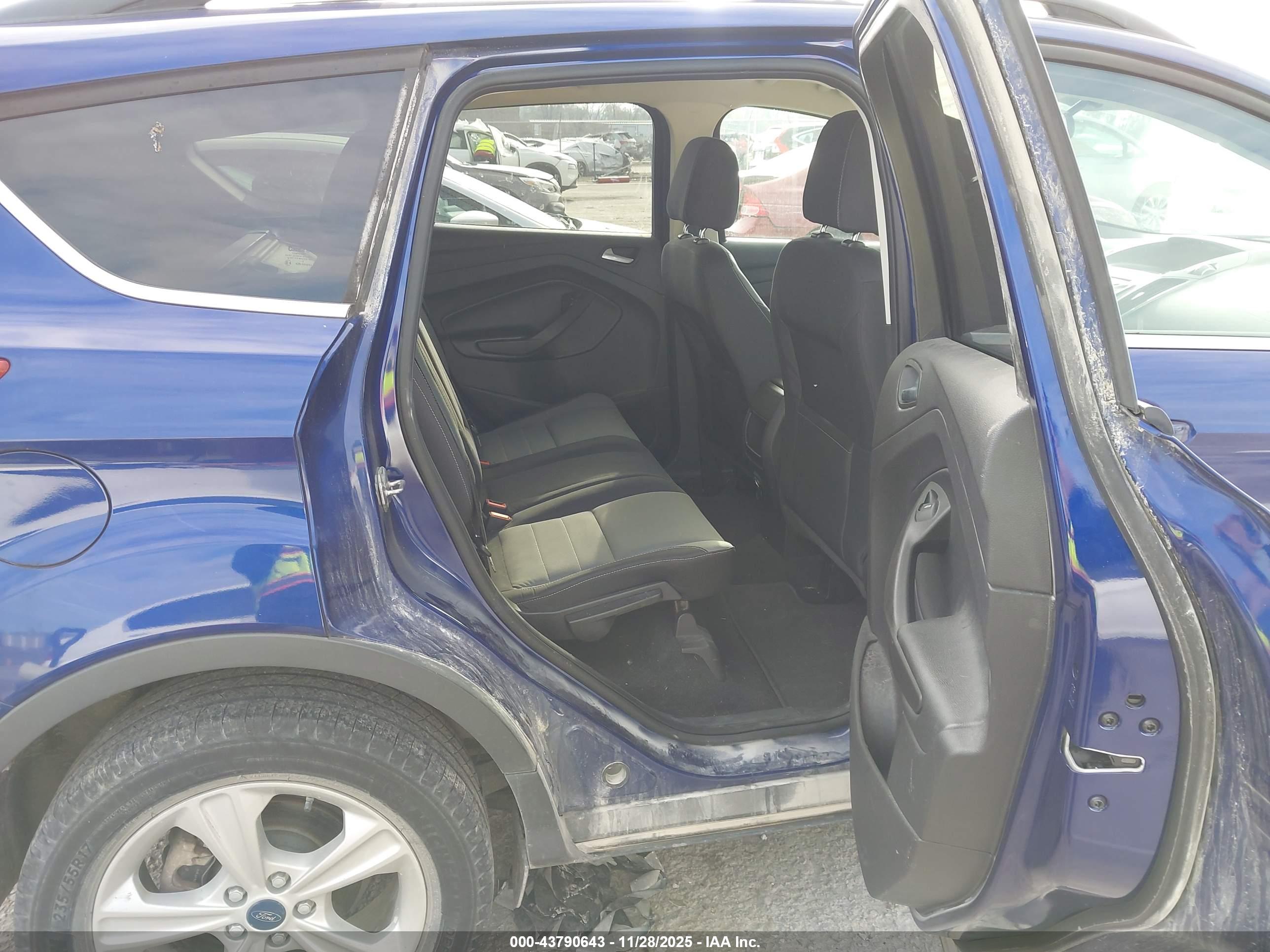 FORD ESCAPE image 8