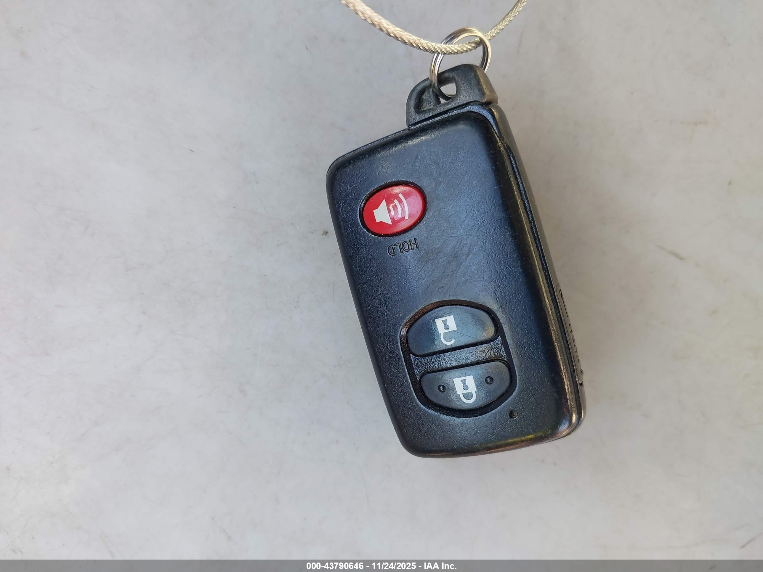 TOYOTA PRIUS image 11