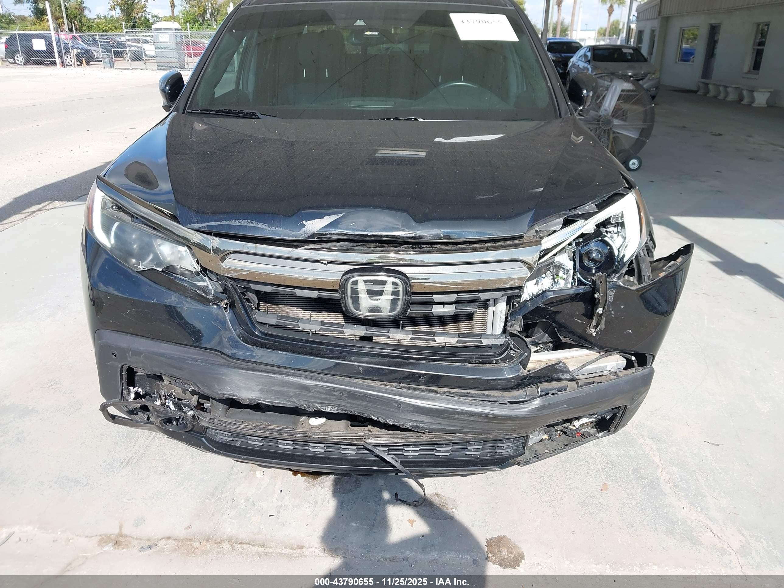 HONDA RIDGELINE image 6