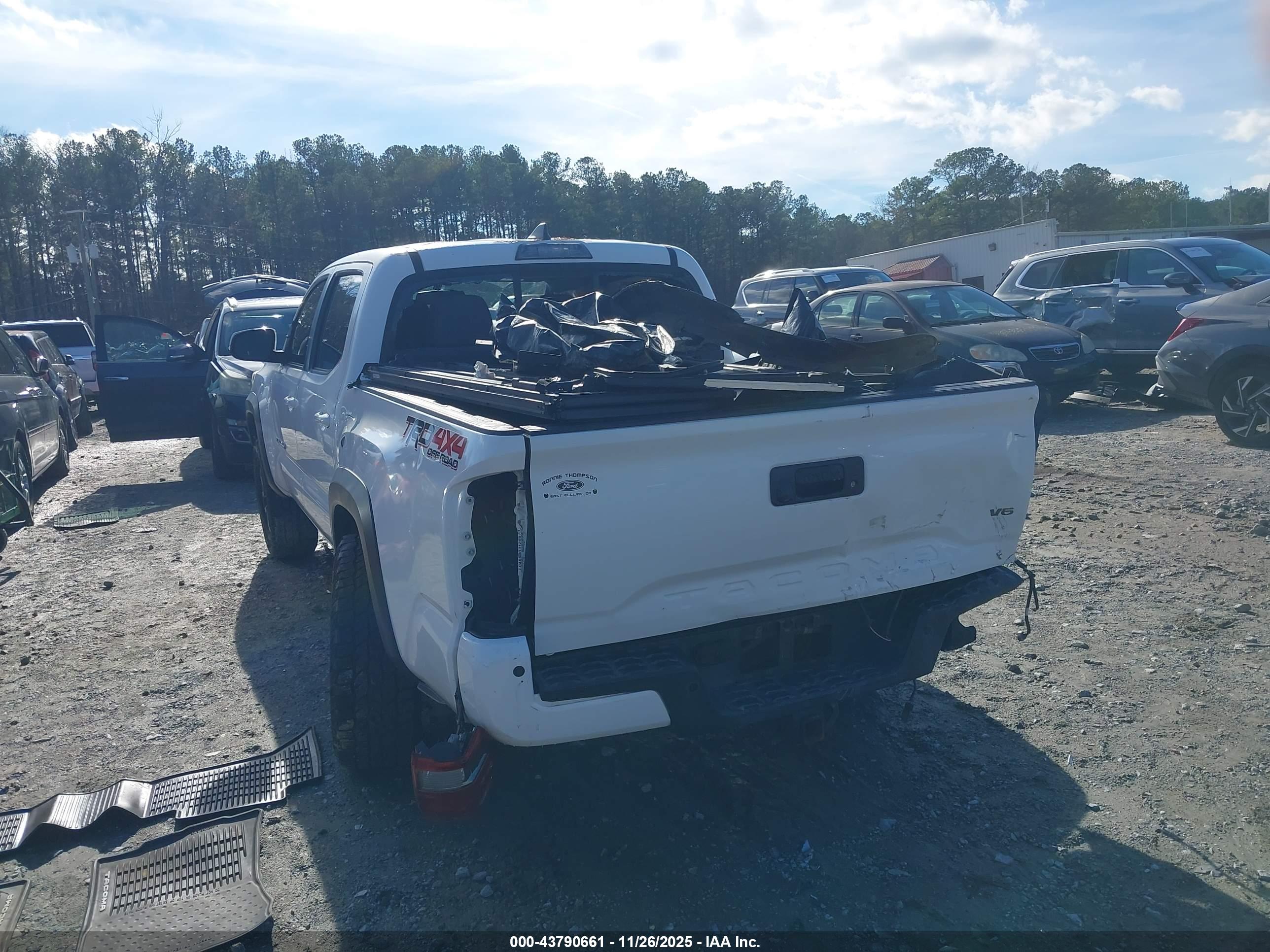 TOYOTA TACOMA image 3