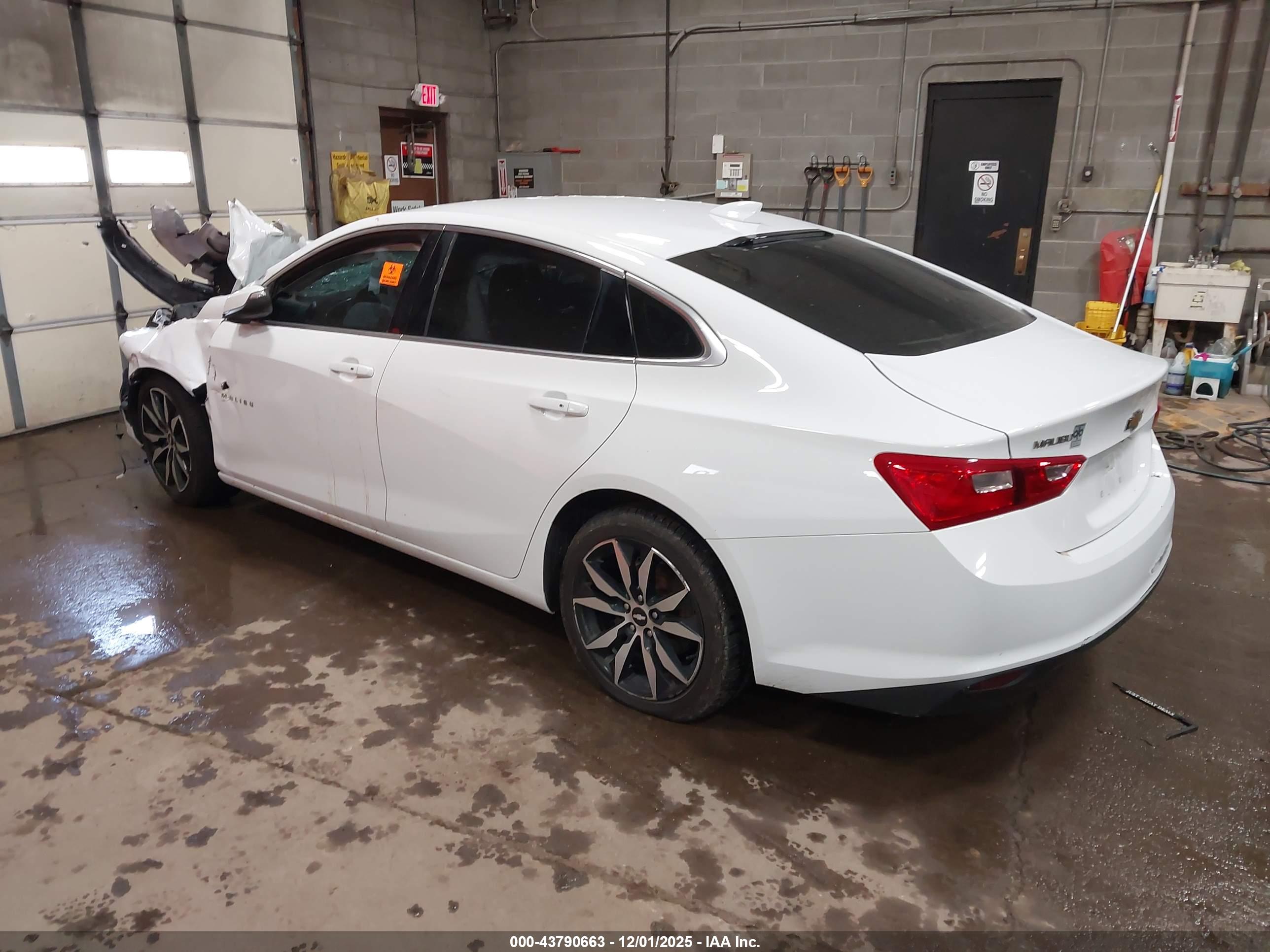 CHEVROLET MALIBU image 3