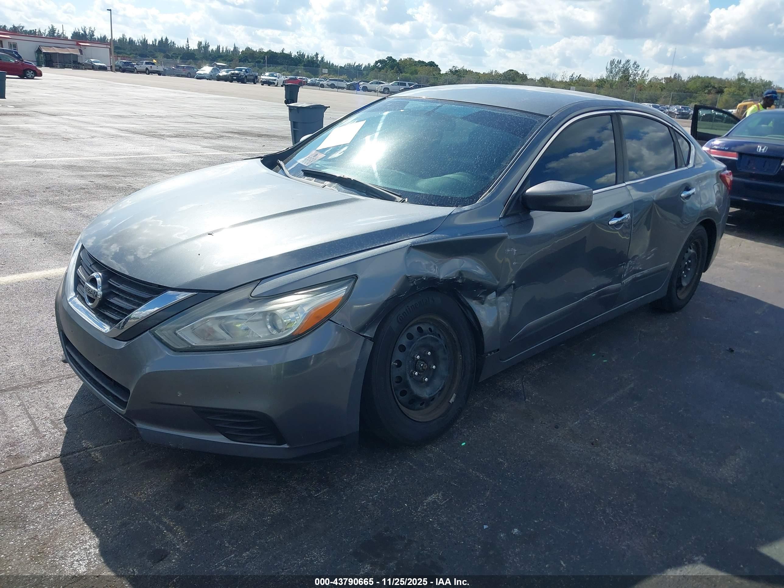 NISSAN ALTIMA image 2