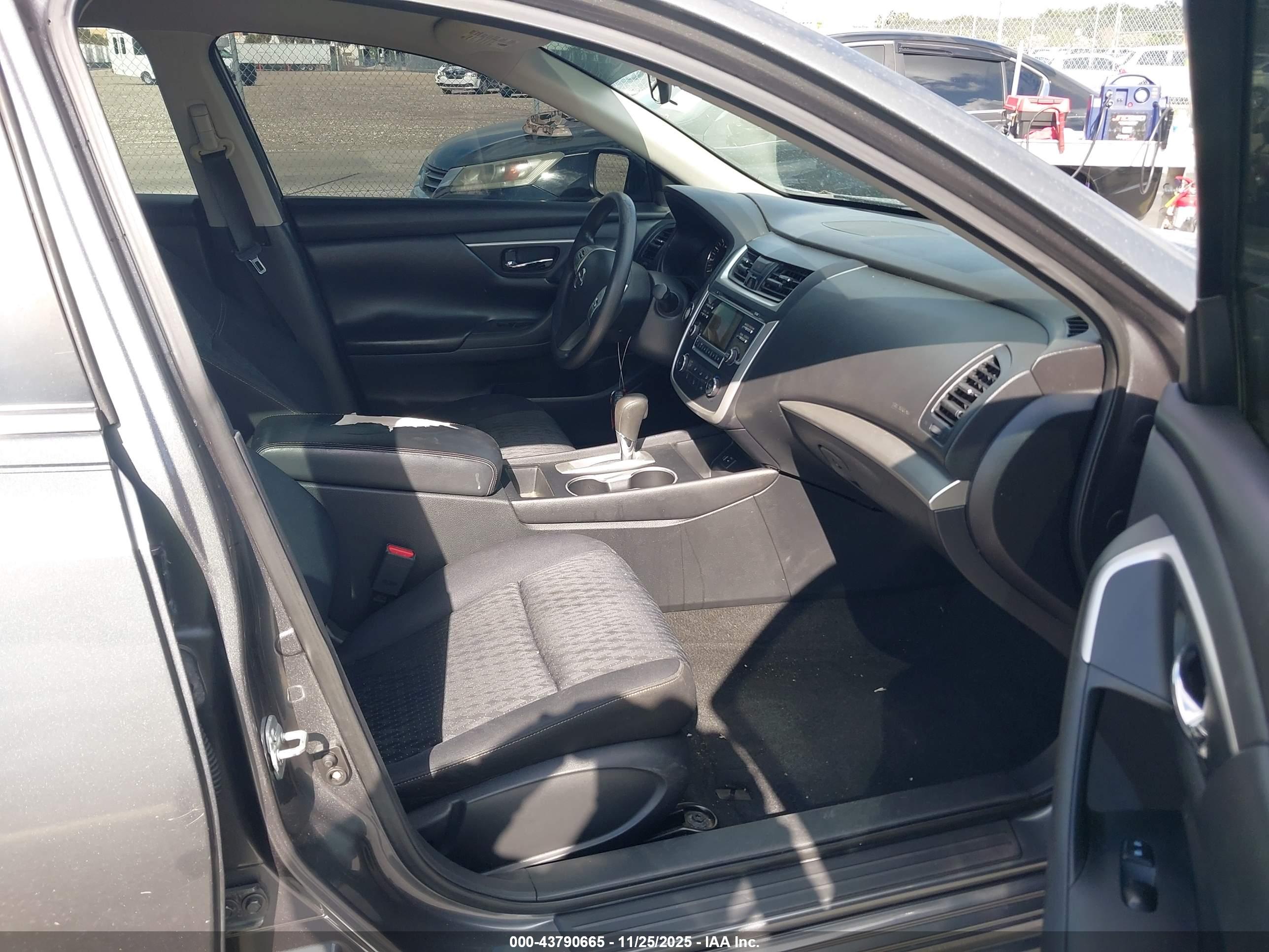 NISSAN ALTIMA image 5