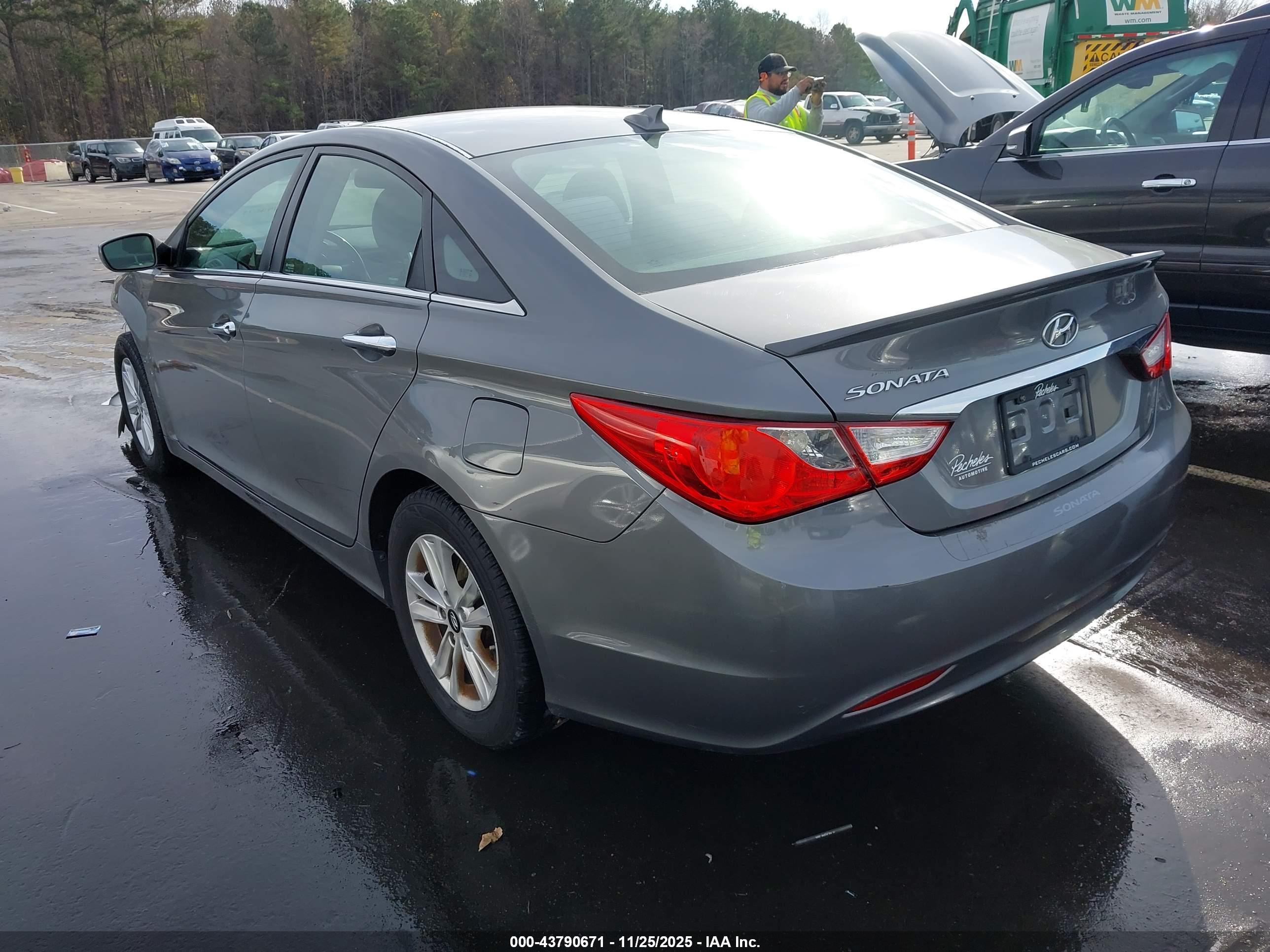 HYUNDAI SONATA image 3
