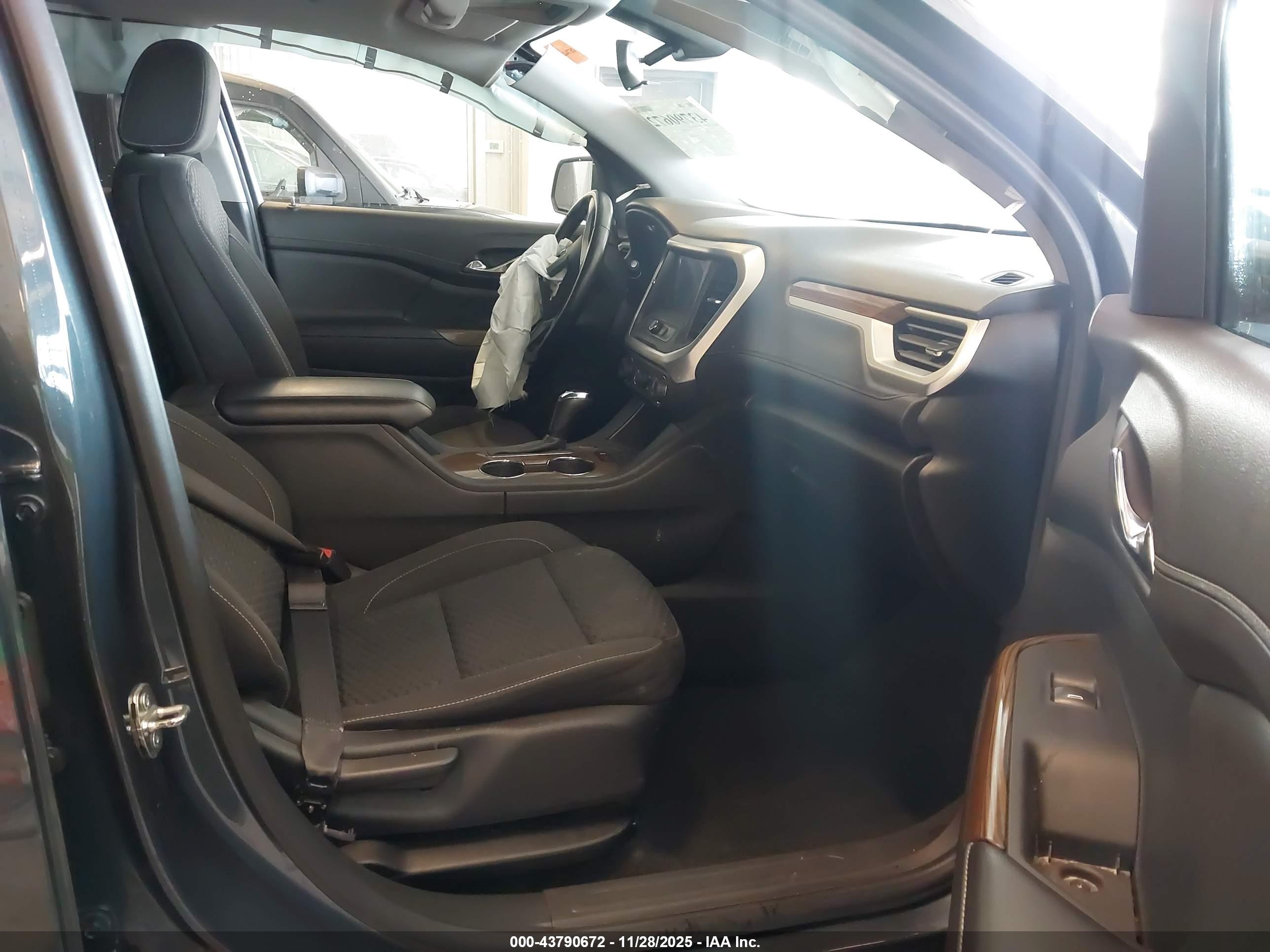GMC ACADIA image 5