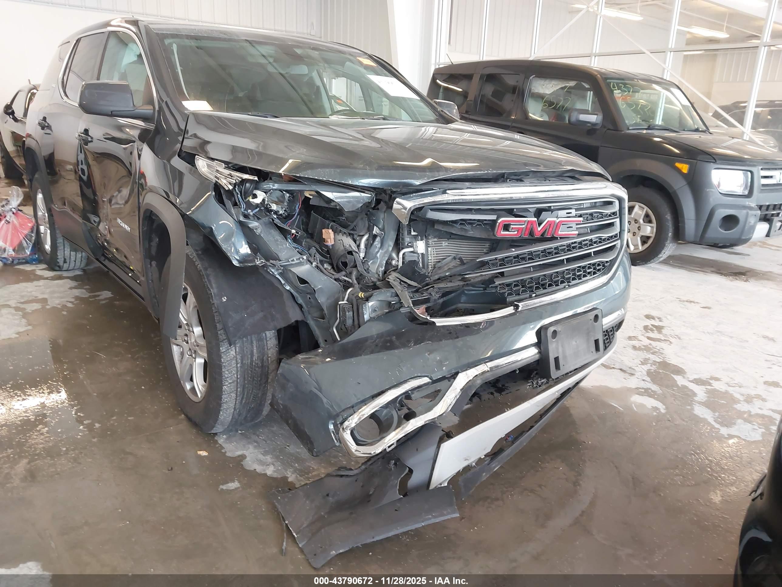 GMC ACADIA image 6